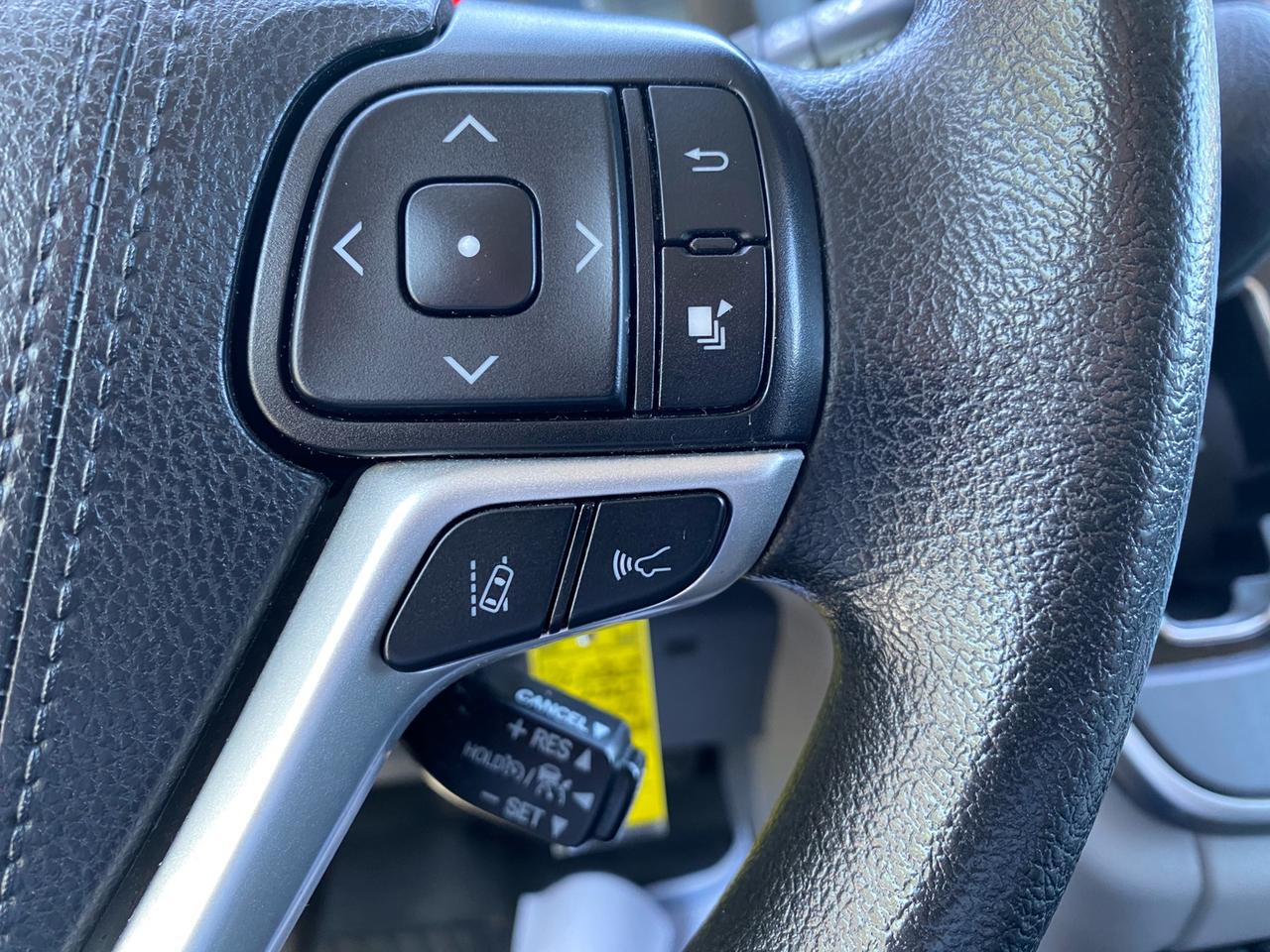 2020 Toyota Sienna LE 8-Passenger Photo