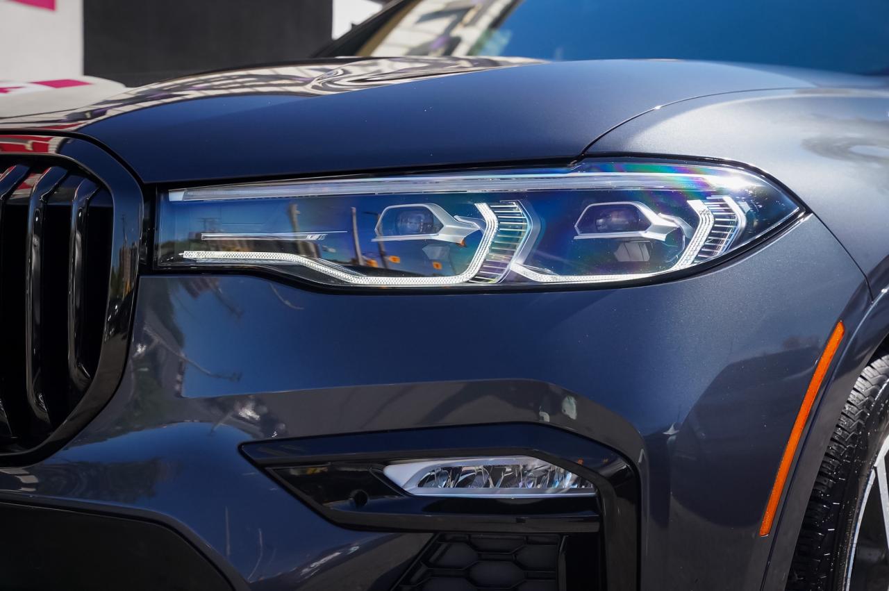 2022 BMW X7 xDrive40i | M Sport | Sky Loung | Heads-Up Display Photo4