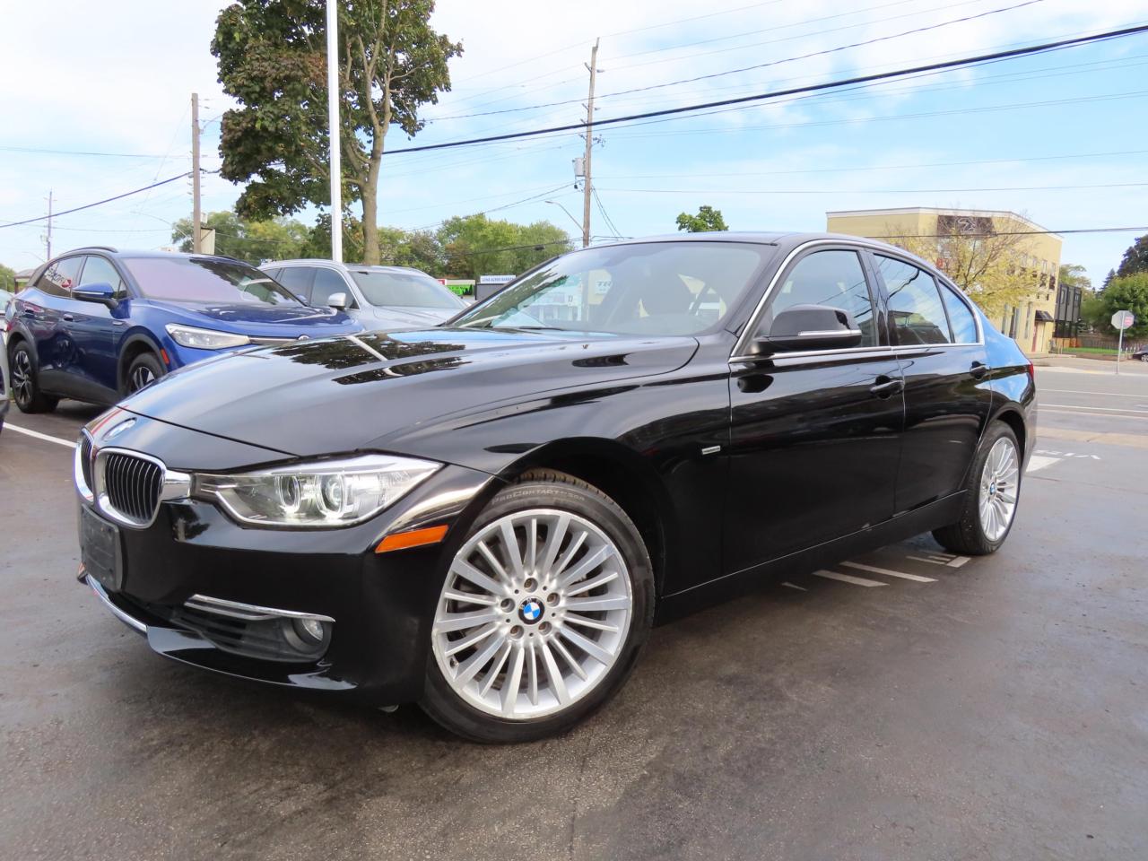 2013 BMW 3 Series 328i XDrive AWD - Navigation System - Leather !! Photo