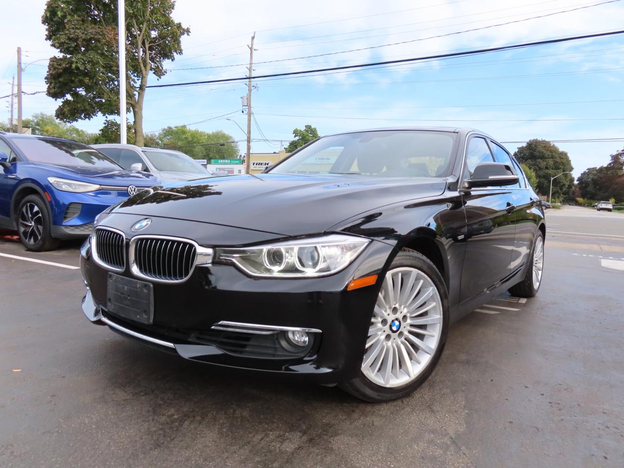 2013 BMW 3 Series 328i XDrive AWD - Navigation System - Leather !! Photo