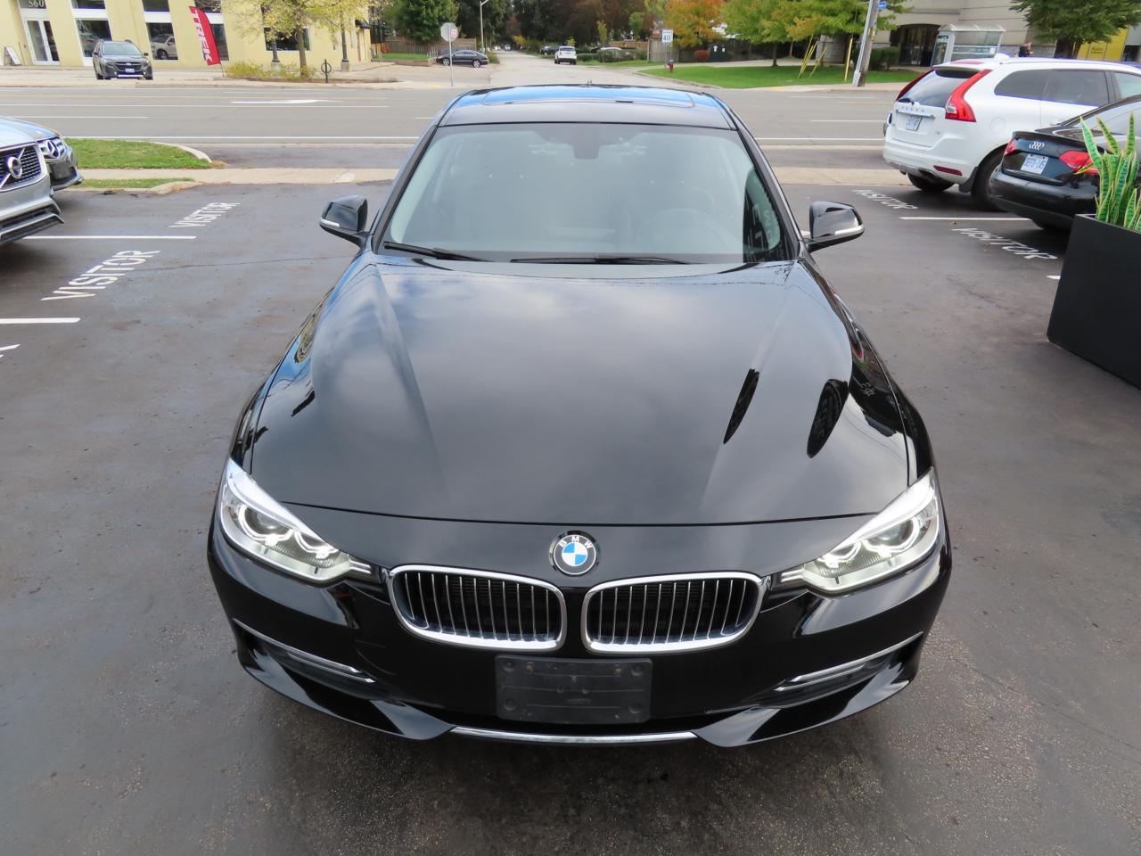 2013 BMW 3 Series 328i XDrive AWD - Navigation System - Leather !! Photo