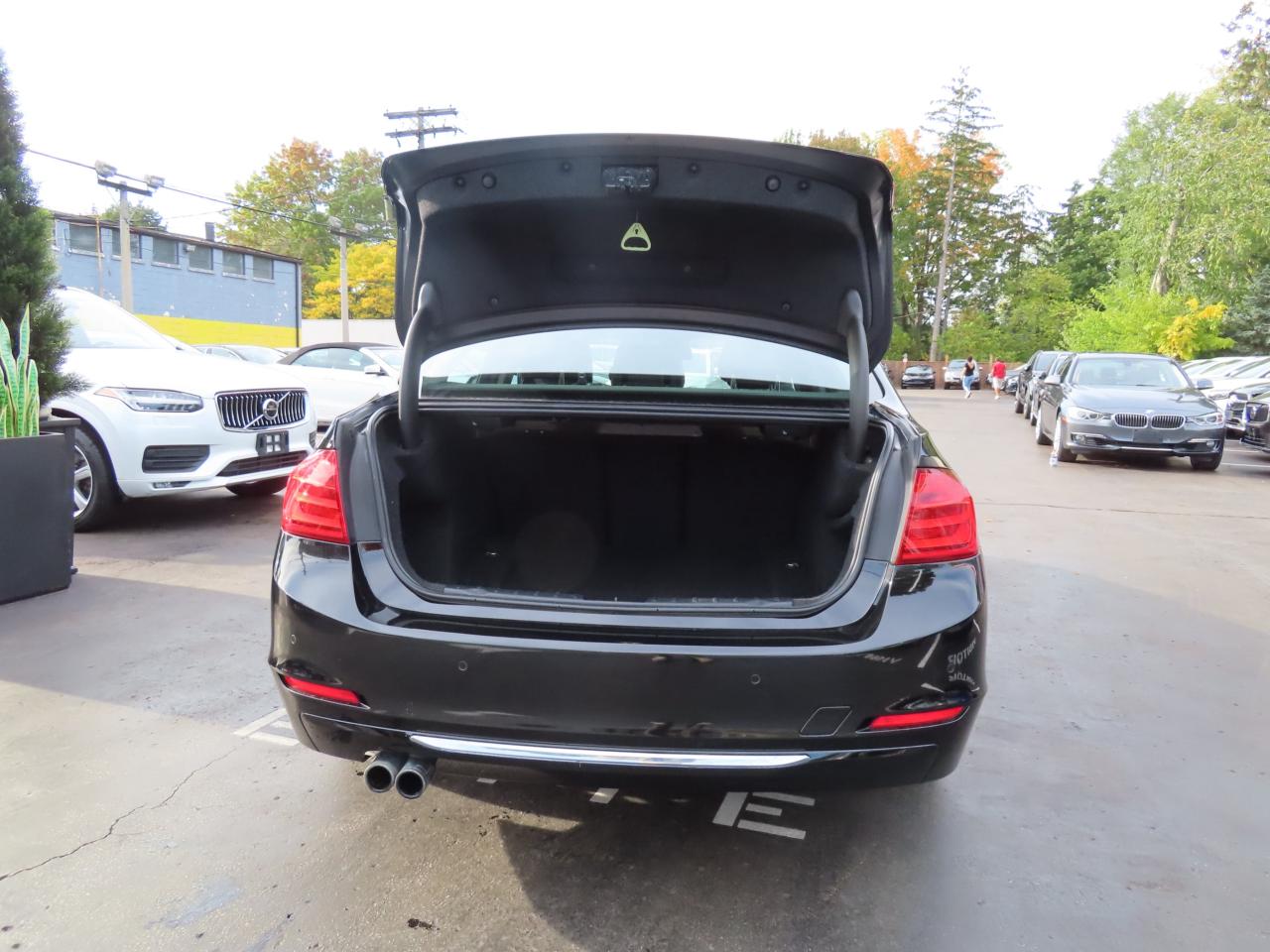 2013 BMW 3 Series 328i XDrive AWD - Navigation System - Leather !! Photo