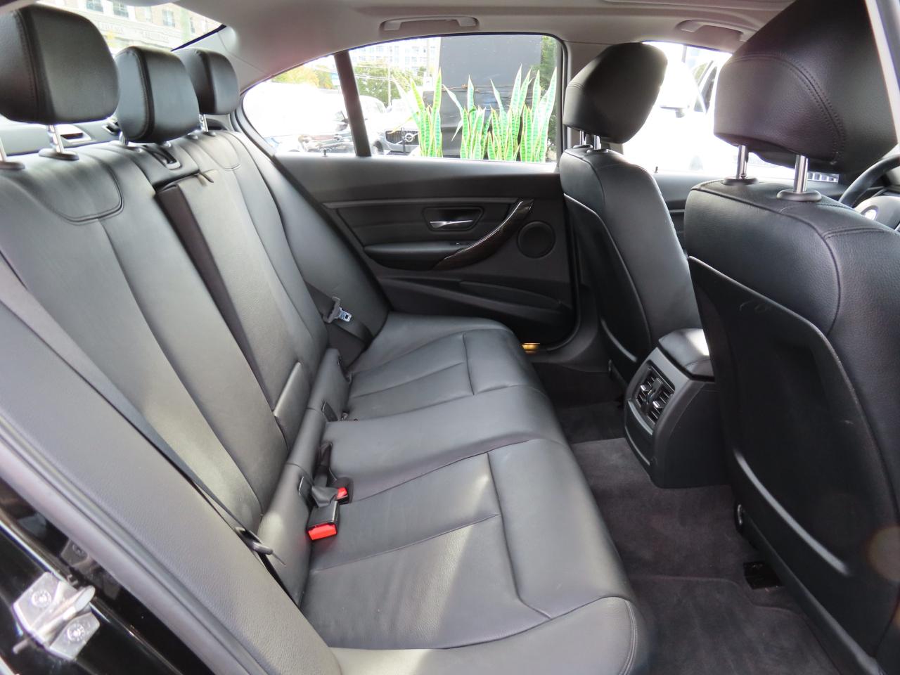 2013 BMW 3 Series 328i XDrive AWD - Navigation System - Leather !! Photo