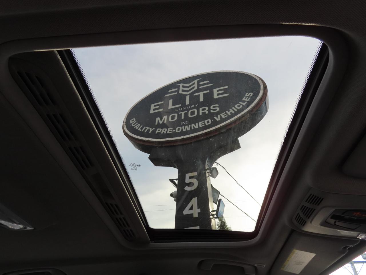 2013 BMW 3 Series 328i XDrive AWD - Navigation System - Leather !! Photo