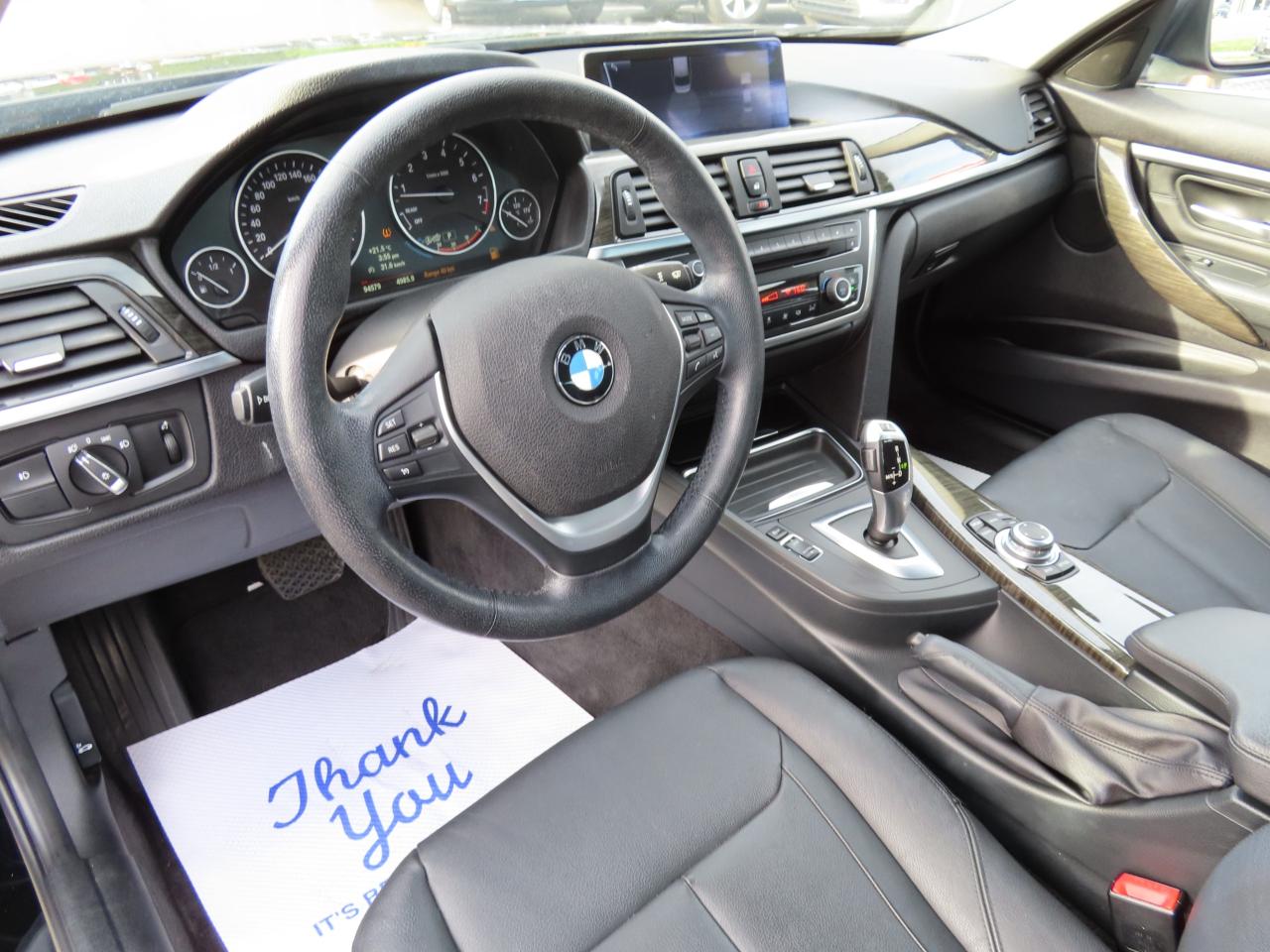 2013 BMW 3 Series 328i XDrive AWD - Navigation System - Leather !! Photo