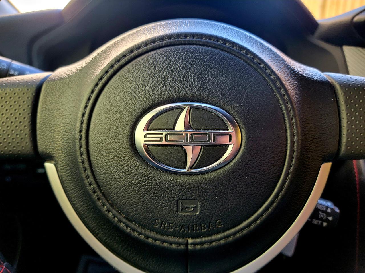 2016 Scion FR-S 6 SPEED | LOW KMS - Photo #17