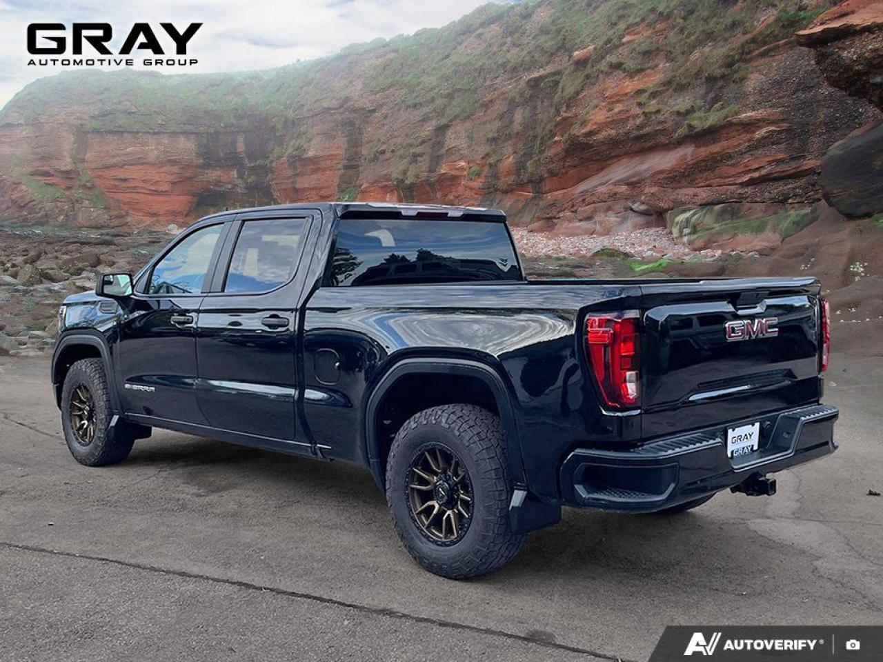 2020 GMC Sierra 1500 SLE Photo2