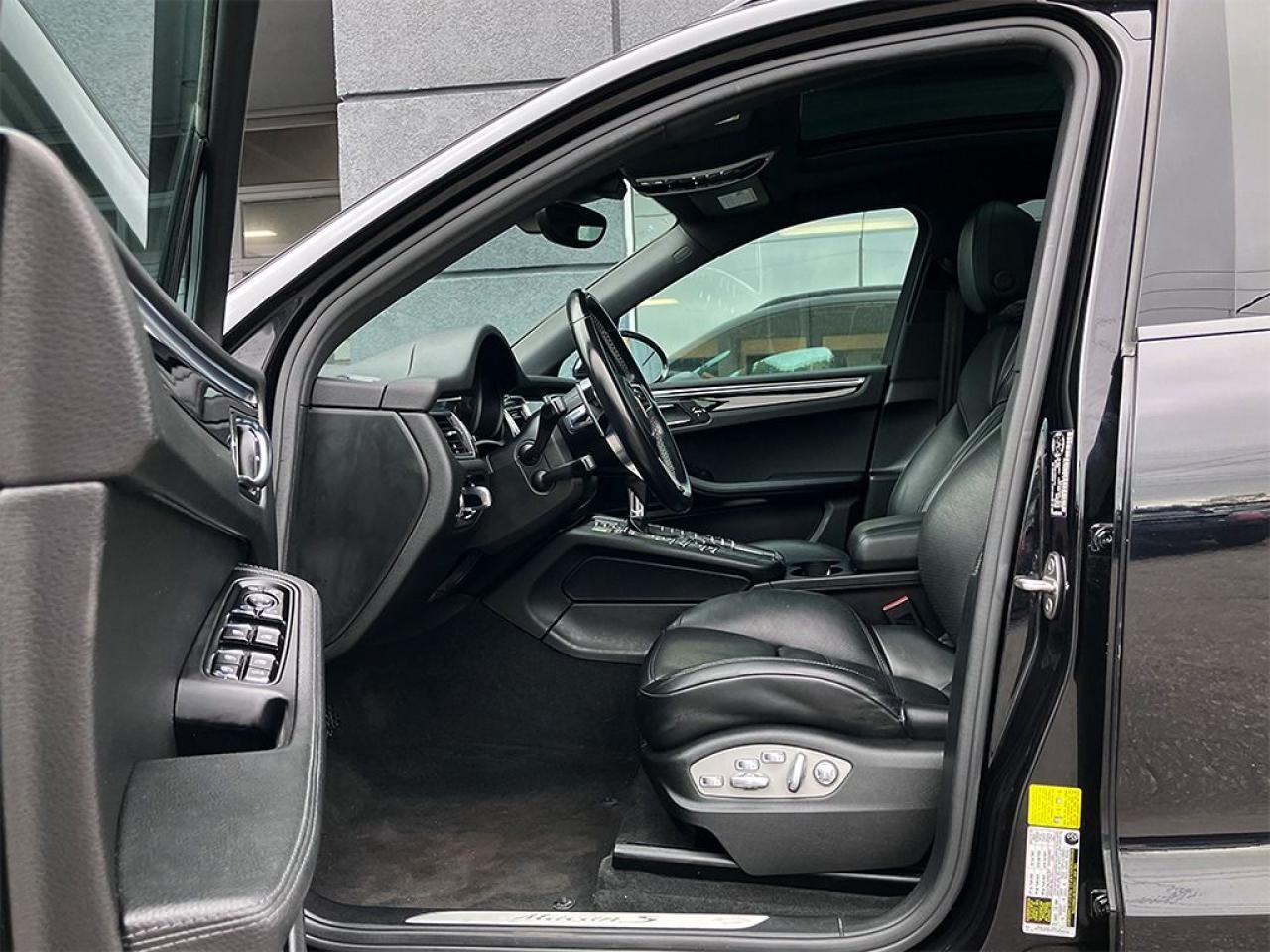 2018 Porsche Macan S | 3.0L V6 | NAVI|REARCAM|PANOROOF|VENT SEATS - Photo #9