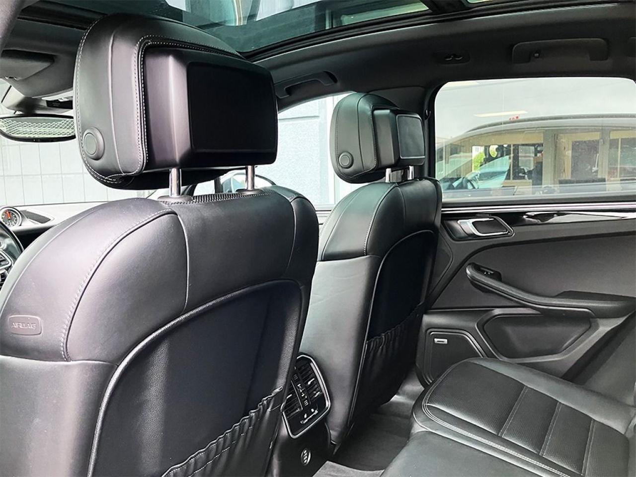 2018 Porsche Macan S | 3.0L V6 | NAVI|REARCAM|PANOROOF|VENT SEATS - Photo #10