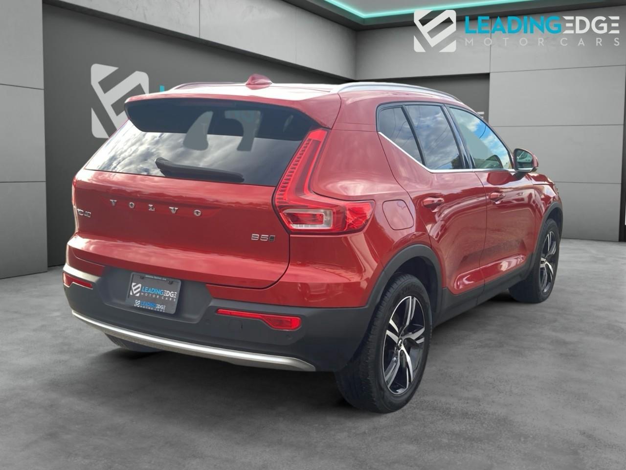 2023 Volvo XC40 B5 Plus Bright Theme Photo2