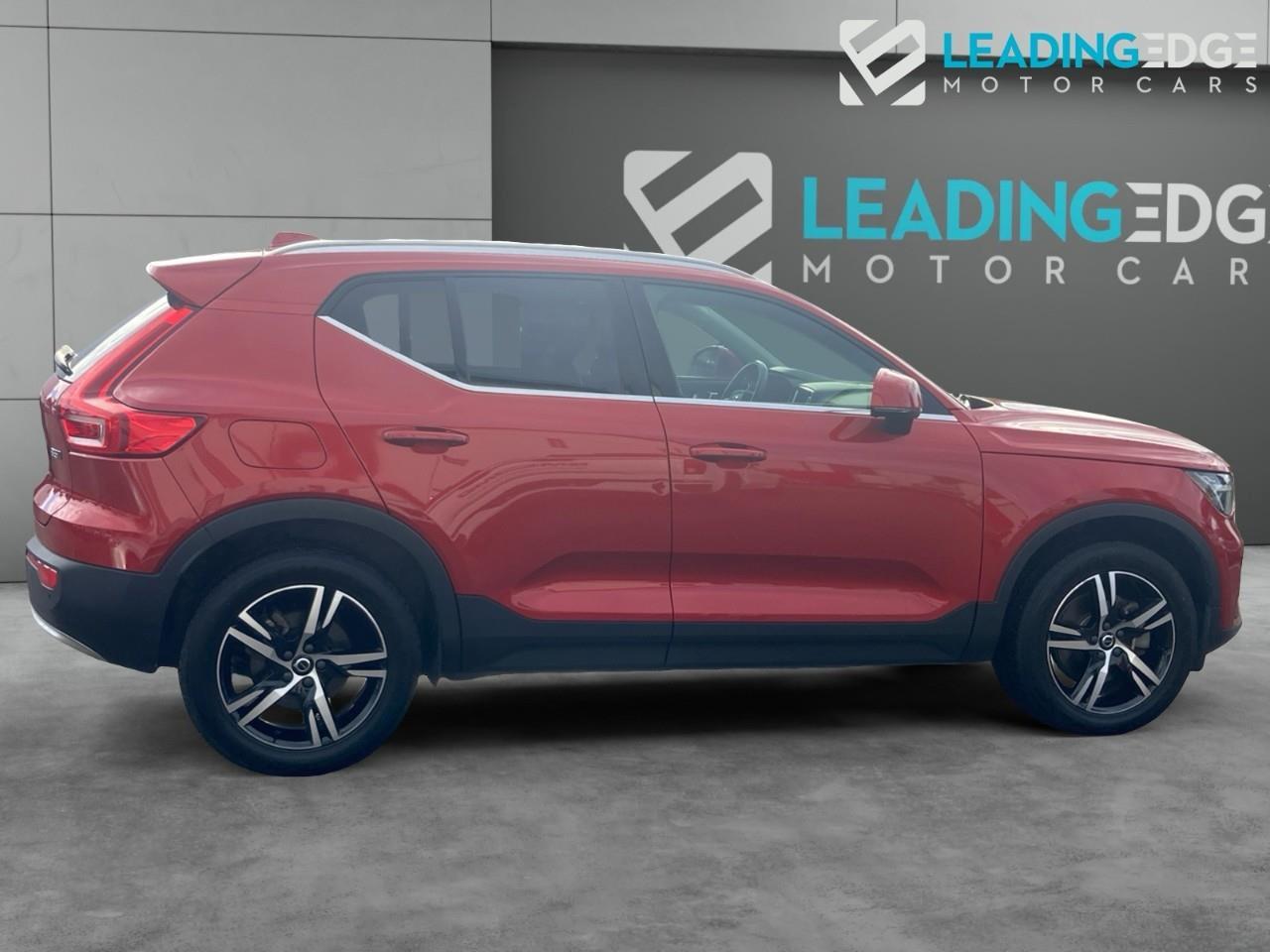 2023 Volvo XC40 B5 Plus Bright Theme Photo