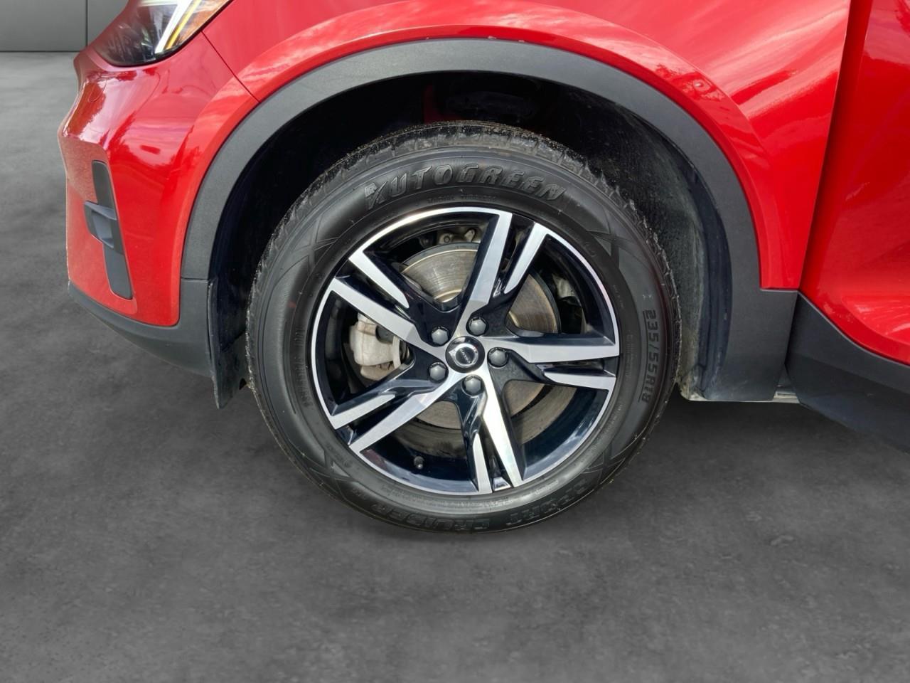 2023 Volvo XC40 B5 Plus Bright Theme Photo