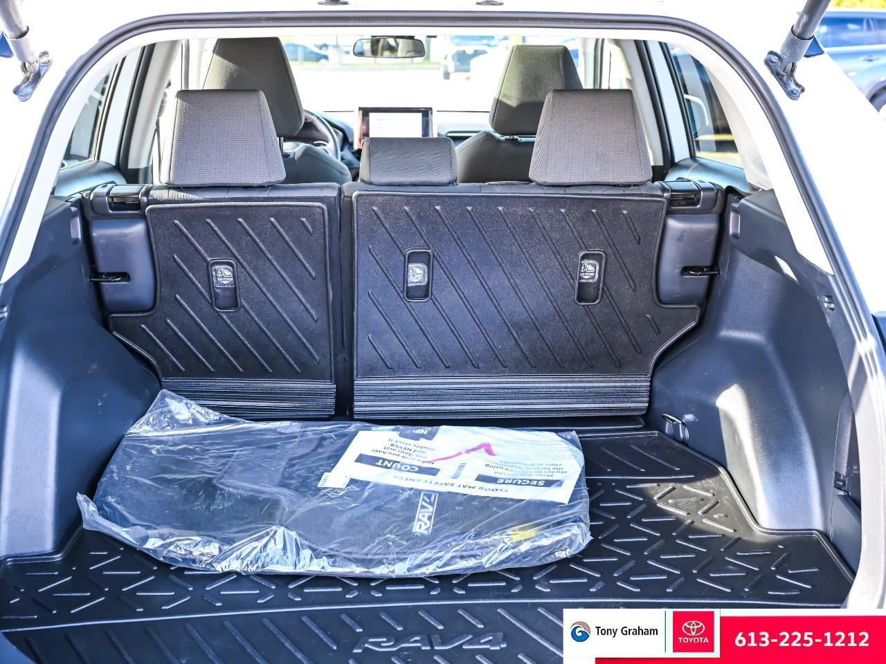 2024 Toyota RAV4 Hybrid XLE Photo