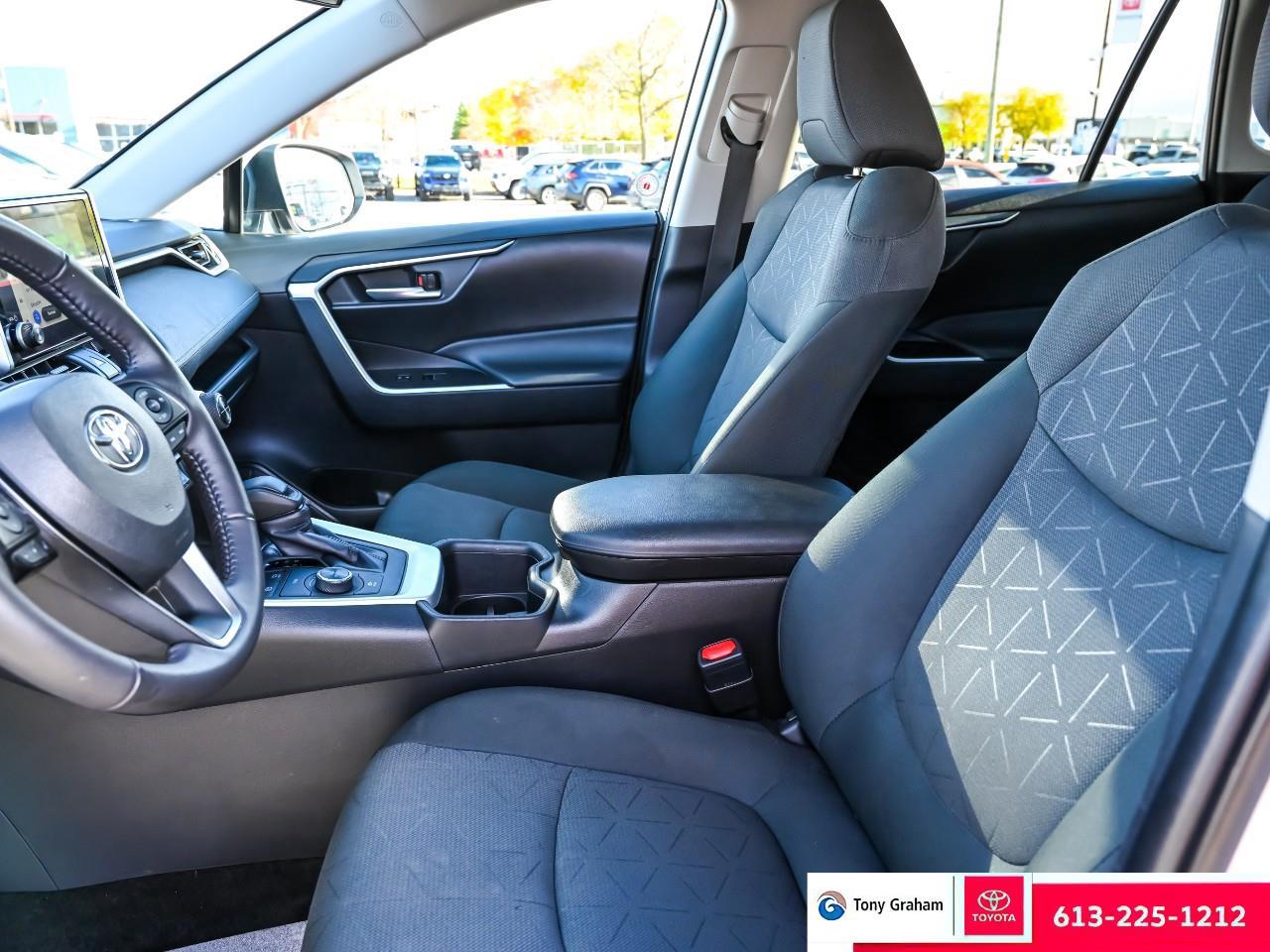 2024 Toyota RAV4 Hybrid XLE Photo