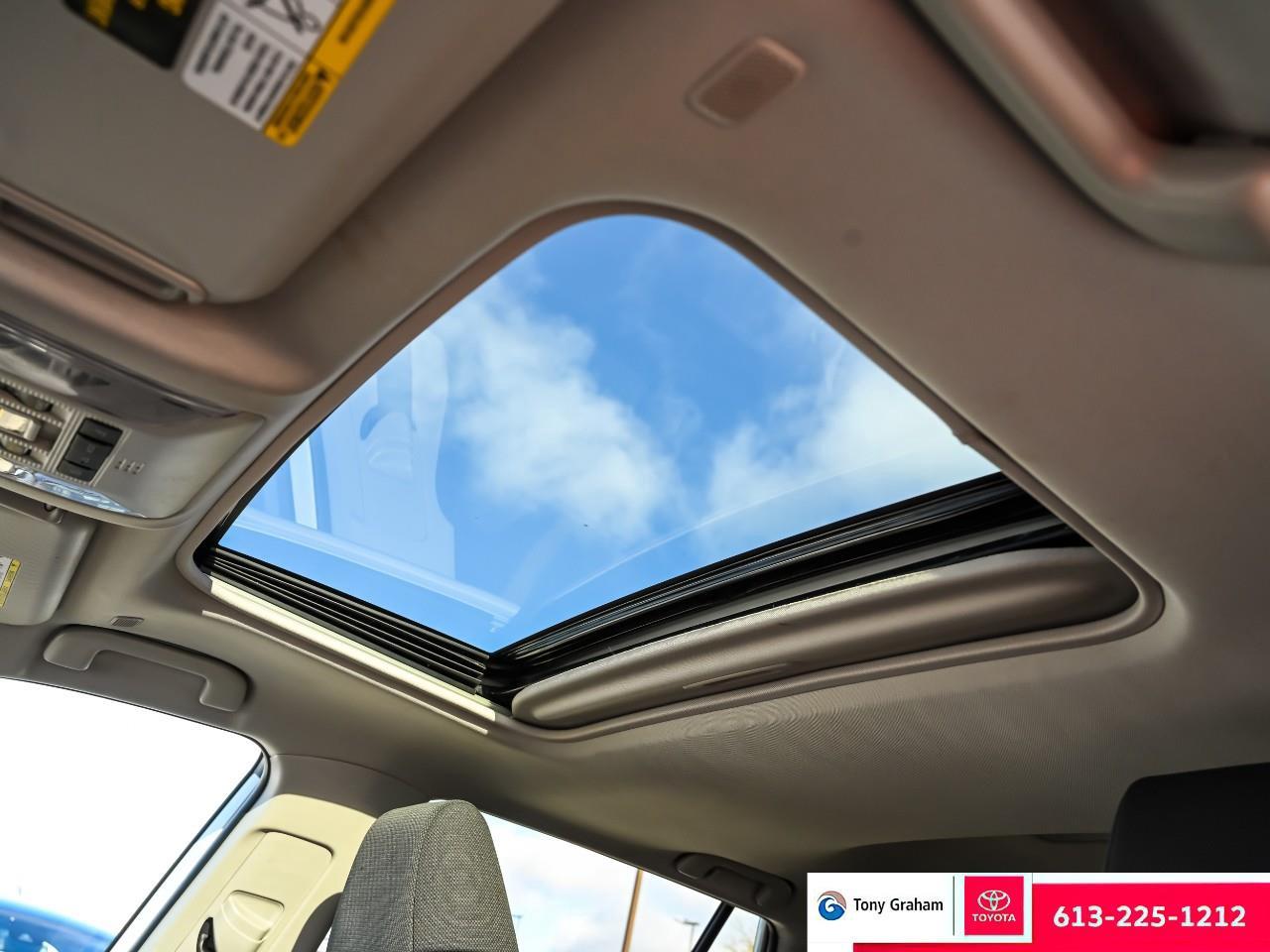 2024 Toyota RAV4 Hybrid XLE Photo