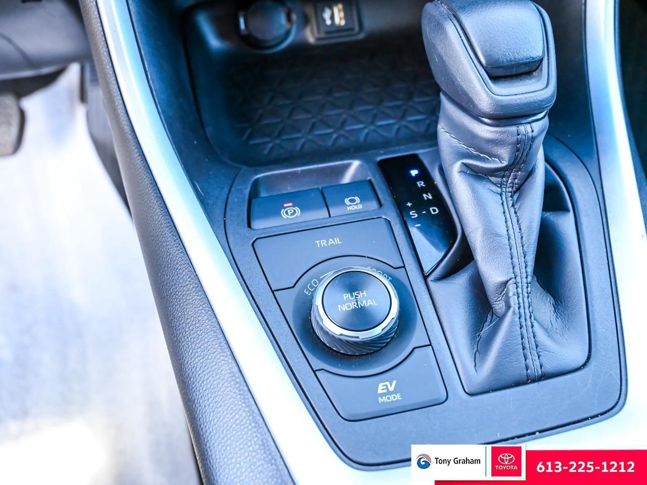 2024 Toyota RAV4 Hybrid XLE Photo