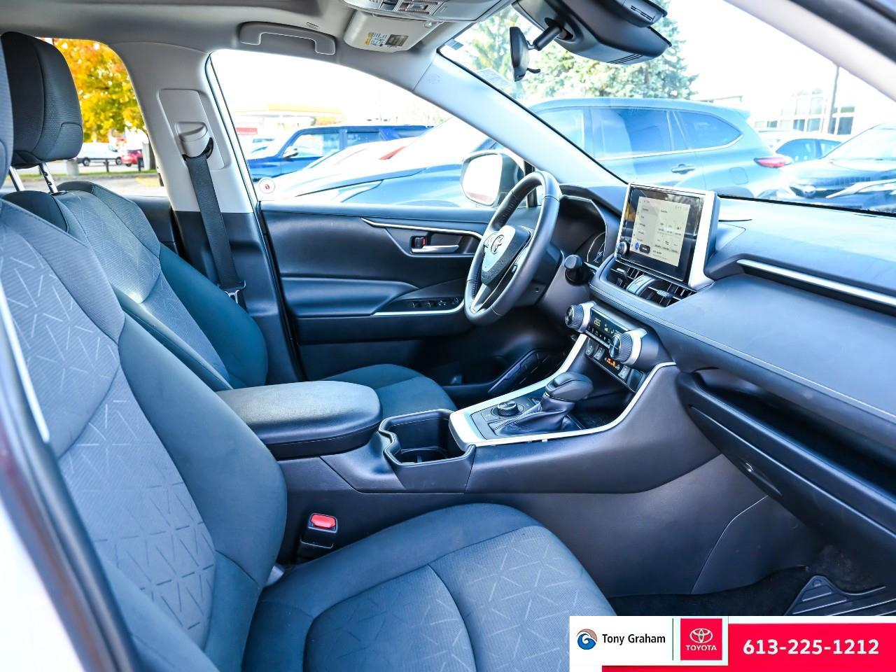 2024 Toyota RAV4 Hybrid XLE Photo