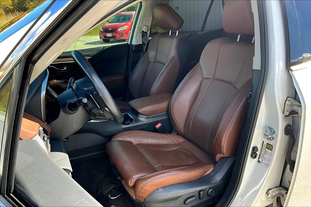 2021 Subaru Outback Premier XT Photo2
