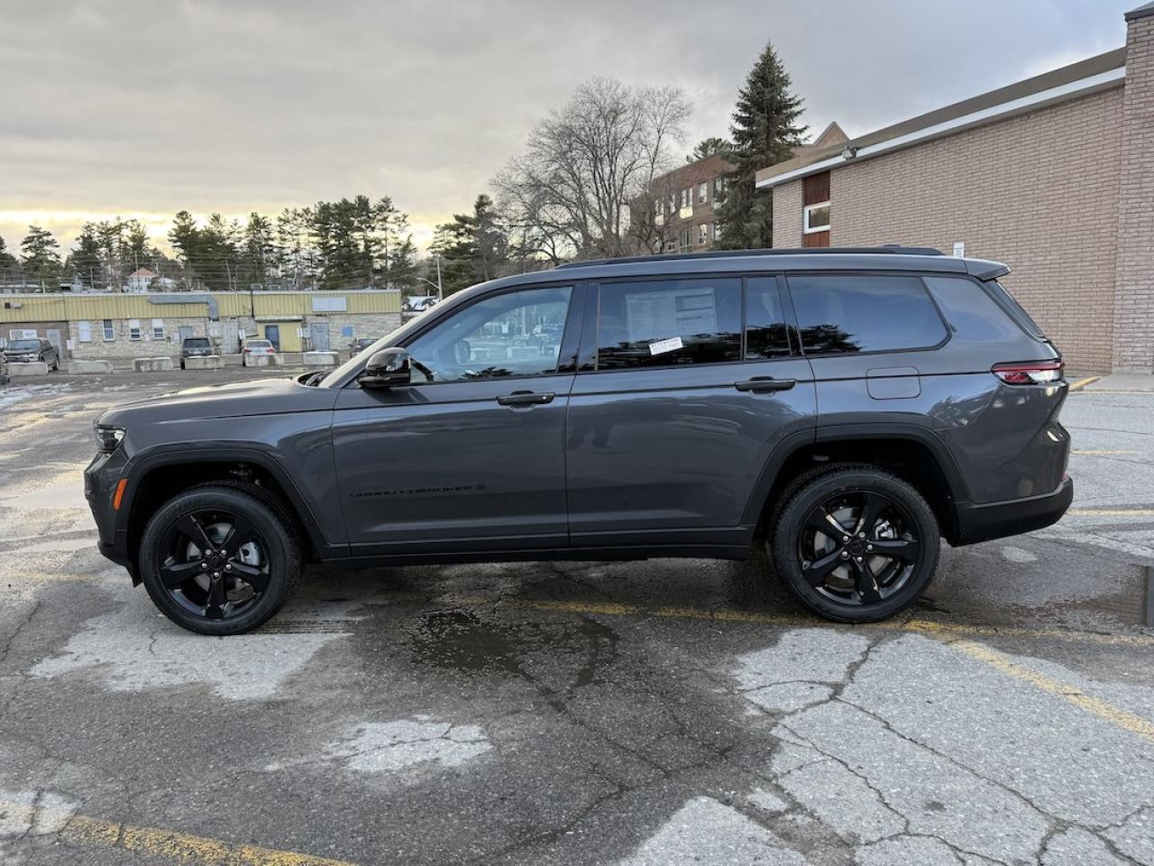 2025 Jeep Grand Cherokee L Altitude 4x4 Photo3