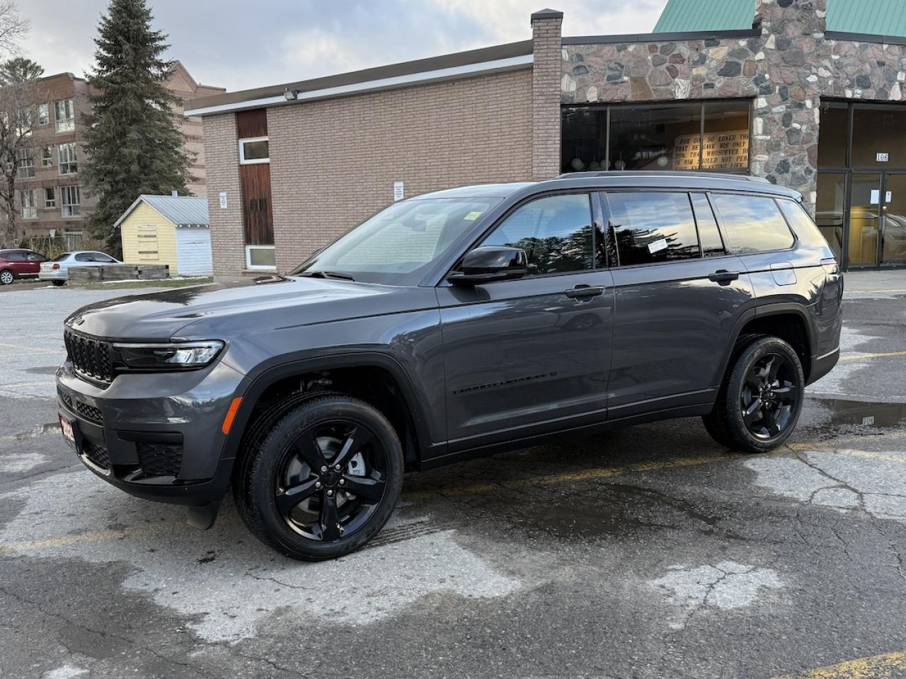 2025 Jeep Grand Cherokee L Altitude 4x4 Photo2