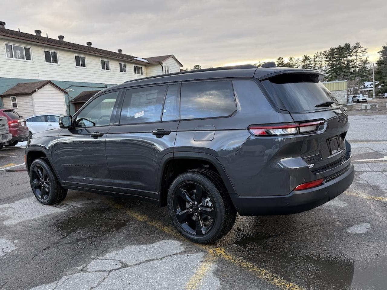 2025 Jeep Grand Cherokee L Altitude 4x4 Photo