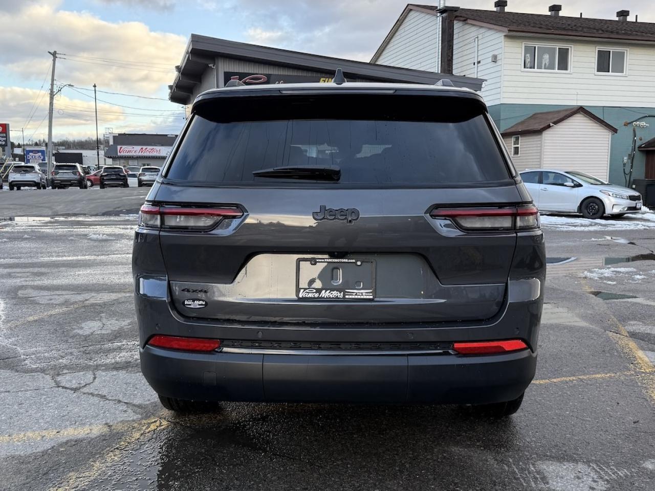 2025 Jeep Grand Cherokee L Altitude 4x4 Photo