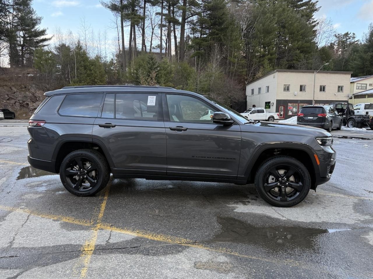 2025 Jeep Grand Cherokee L Altitude 4x4 Photo