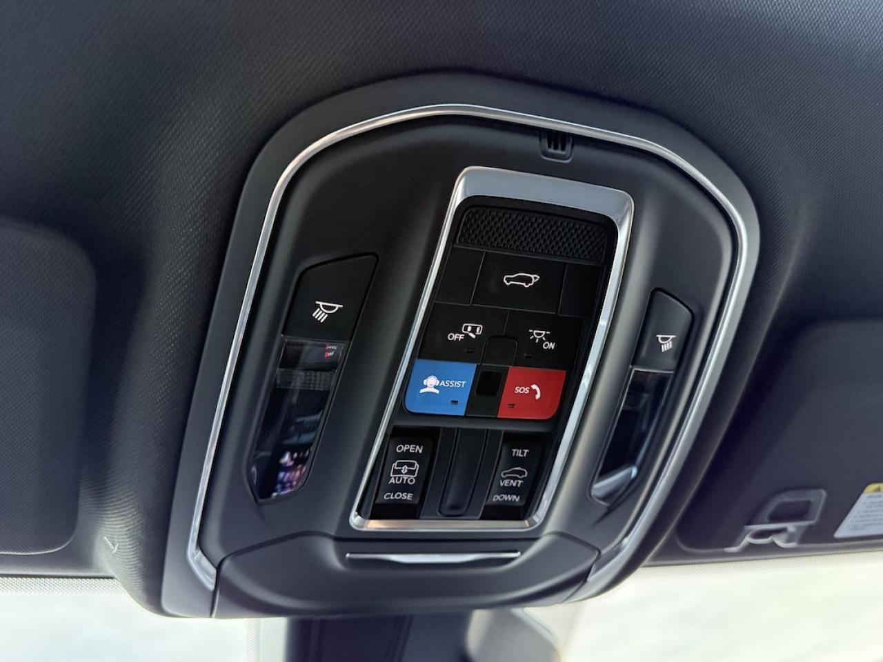 2025 Jeep Grand Cherokee L Altitude 4x4 Photo