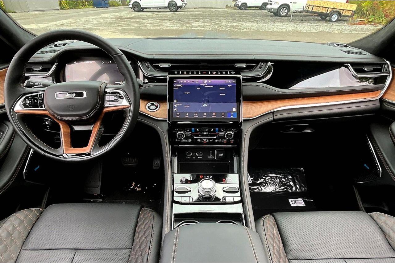 2025 Jeep Grand Cherokee SUMMIT RESERVE | High Altitude | Adv Protech | 4X4 Photo4