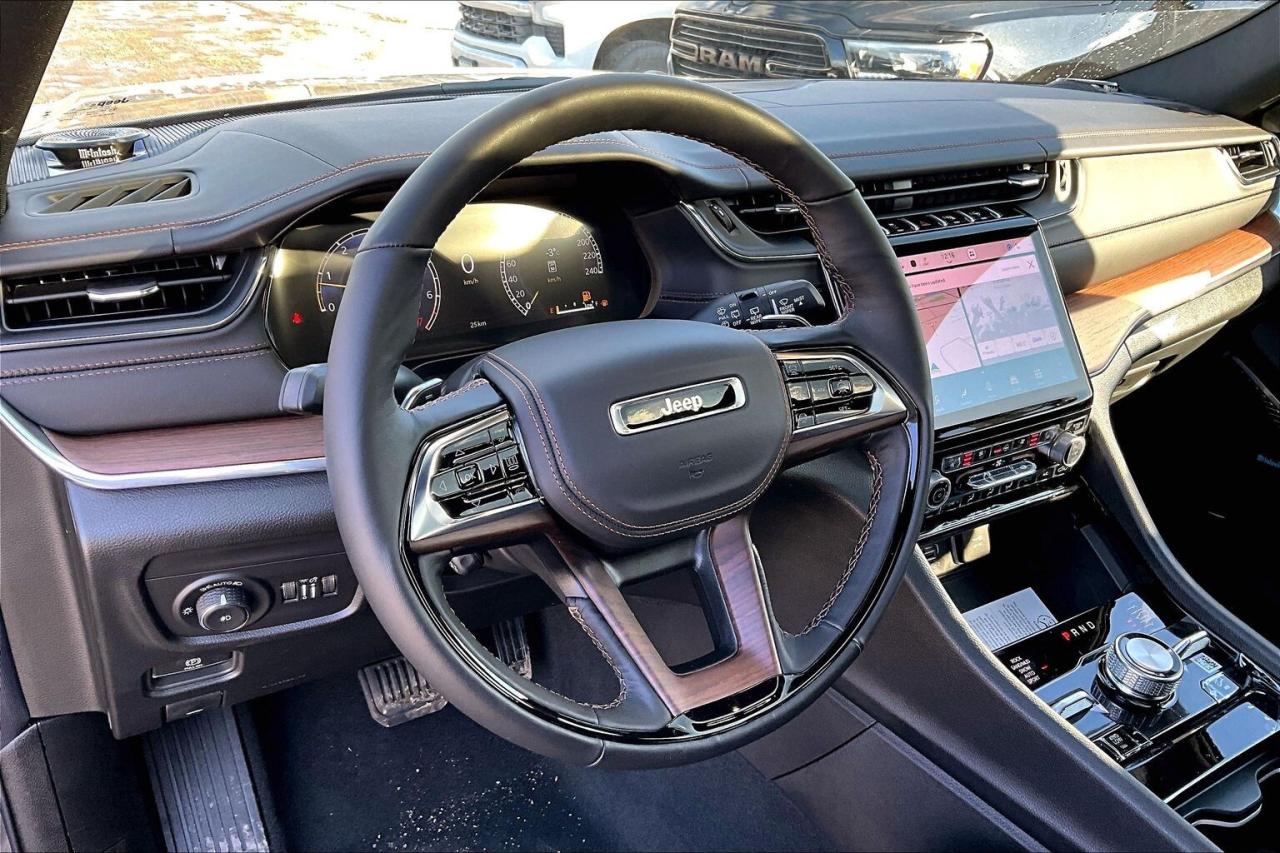 2025 Jeep Grand Cherokee L SUMMIT | HIGH ALTITUDE | 19 SPKRS | 7 PASSENGER Photo