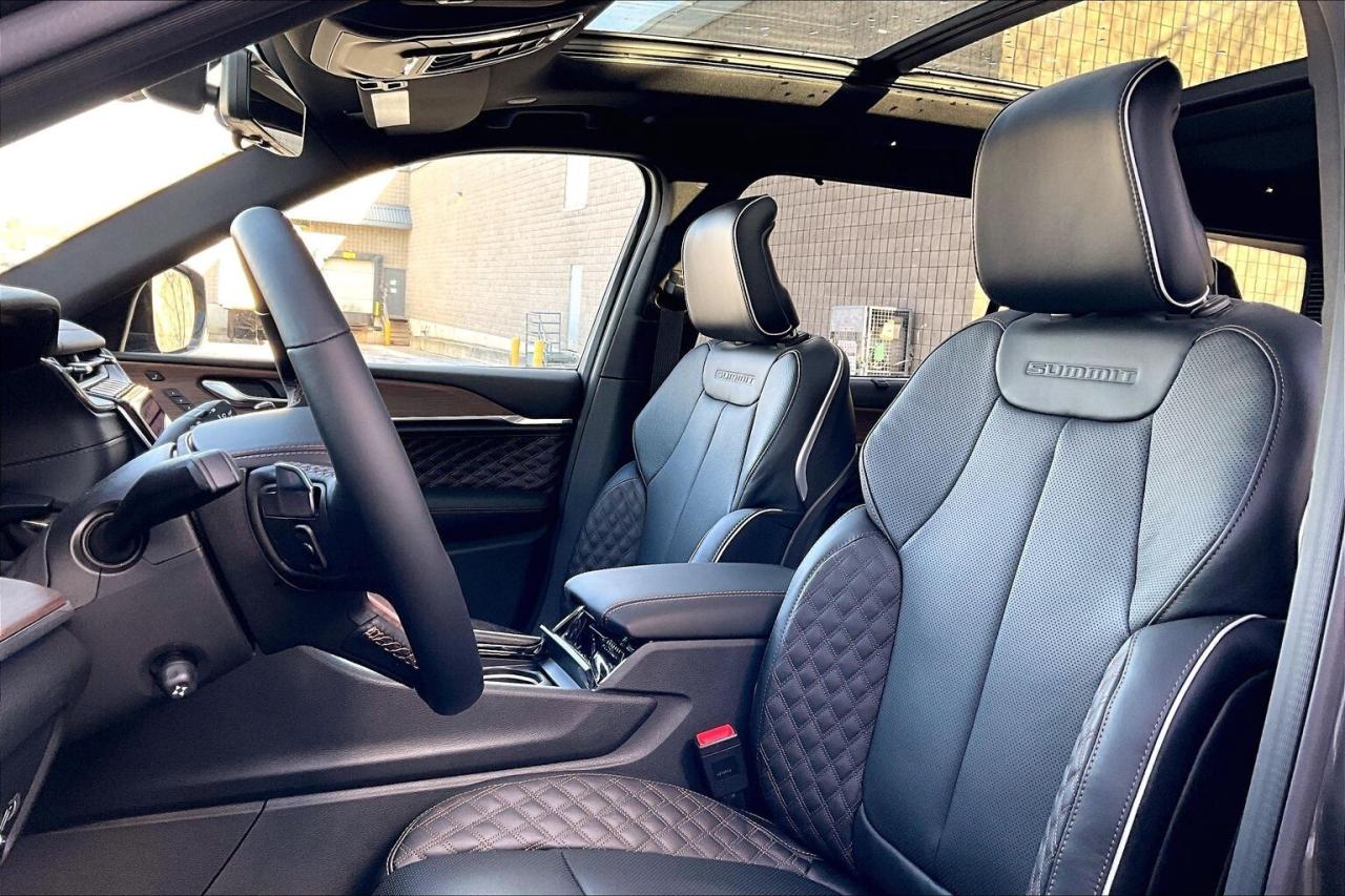 2025 Jeep Grand Cherokee L SUMMIT | HIGH ALTITUDE | 19 SPKRS | 7 PASSENGER Photo