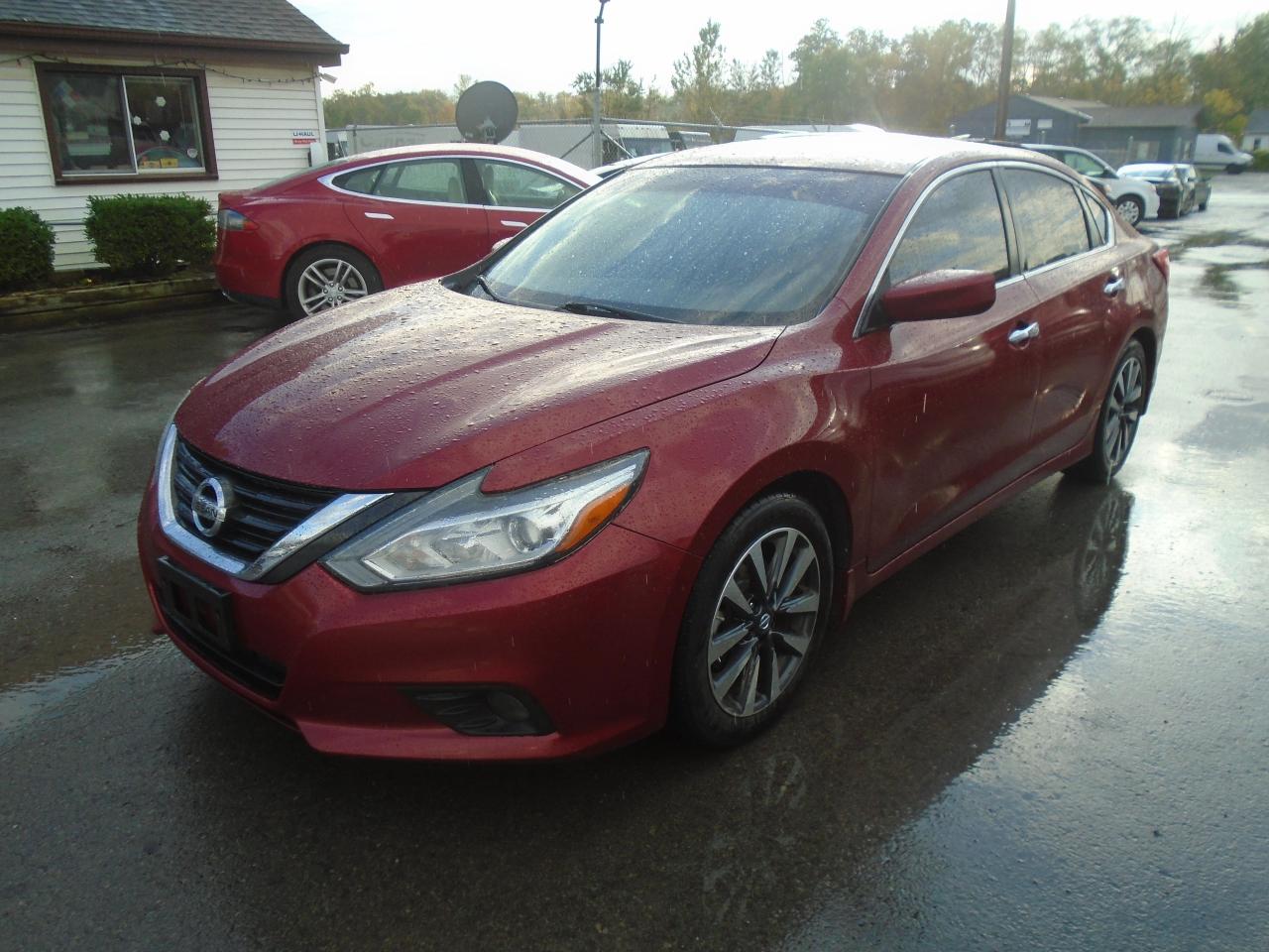 2017 Nissan Altima 4dr Sdn I4 CVT 2.5 SV - Photo #2