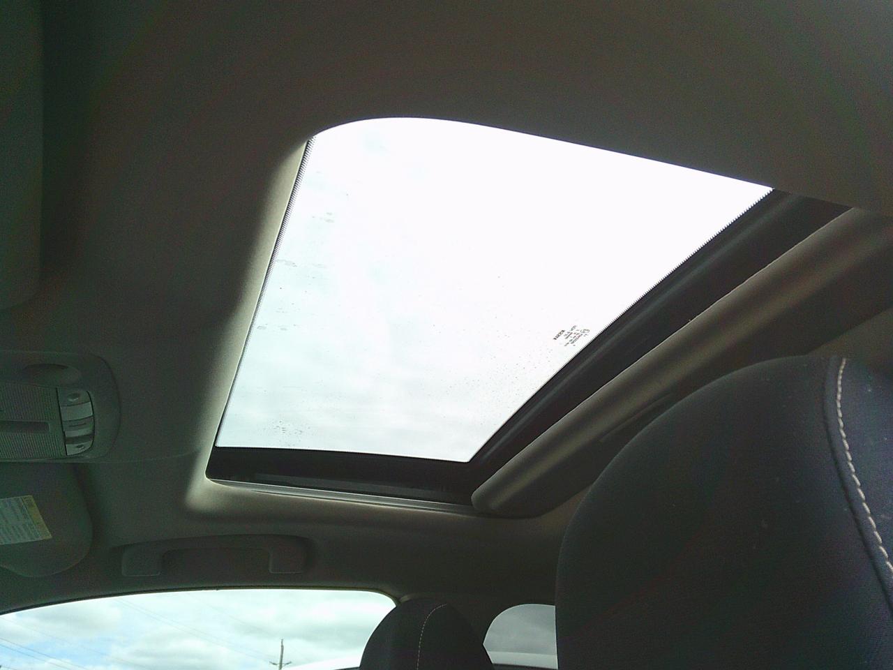 2017 Nissan Altima 4dr Sdn I4 CVT 2.5 SV + SUNROOF Photo