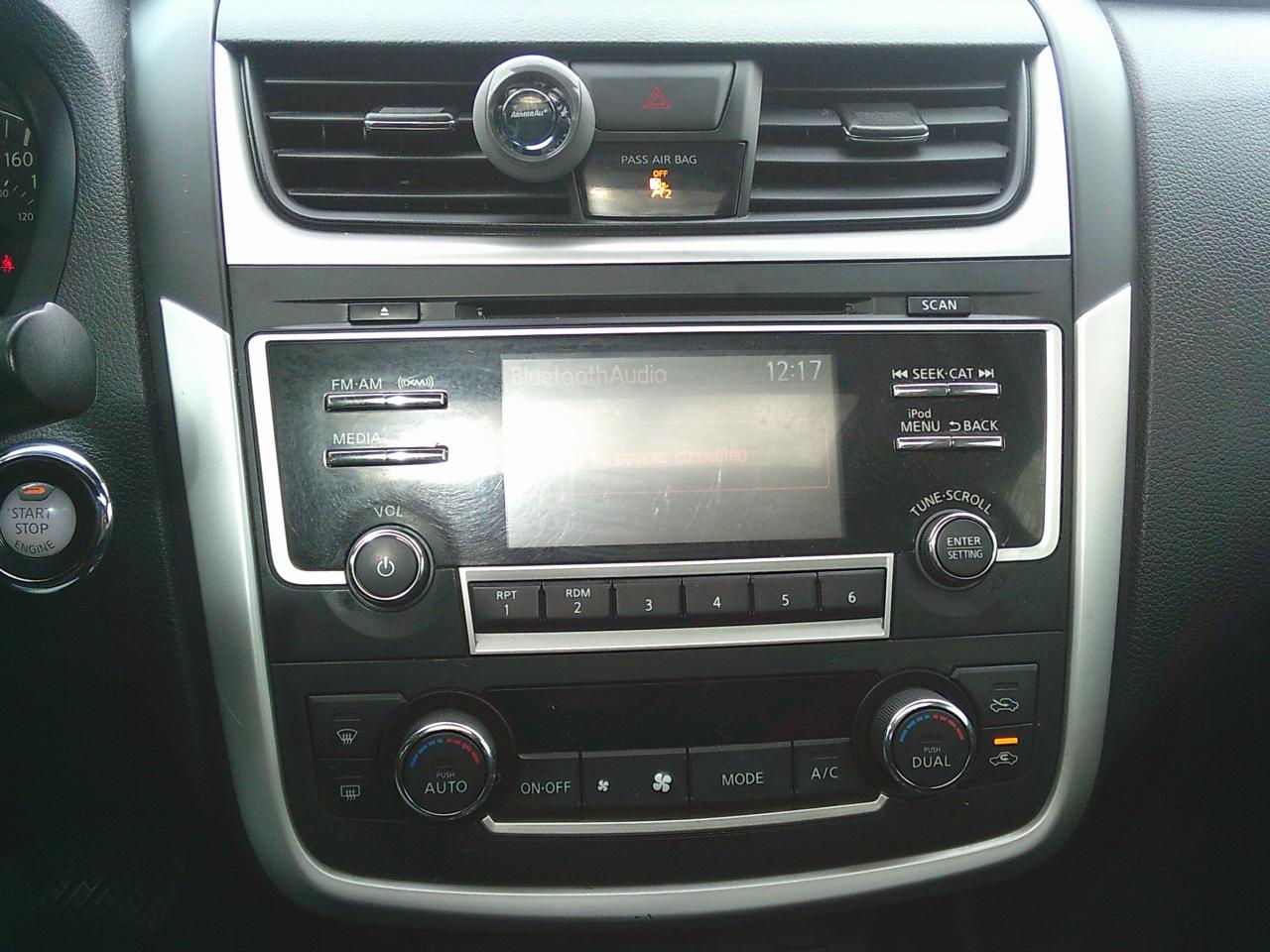 2017 Nissan Altima 4dr Sdn I4 CVT 2.5 SV + SUNROOF Photo