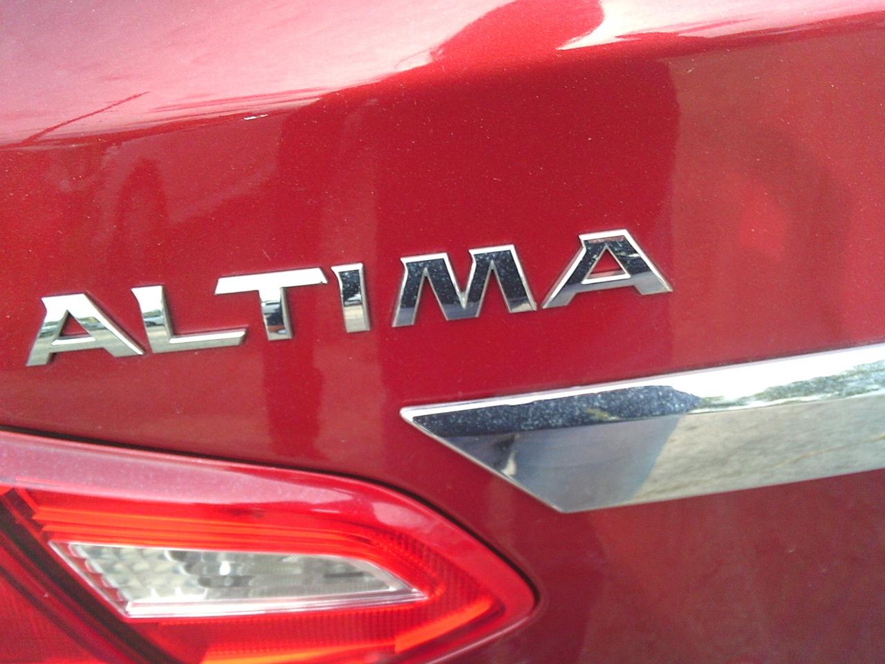 2017 Nissan Altima 4dr Sdn I4 CVT 2.5 SV + SUNROOF Photo