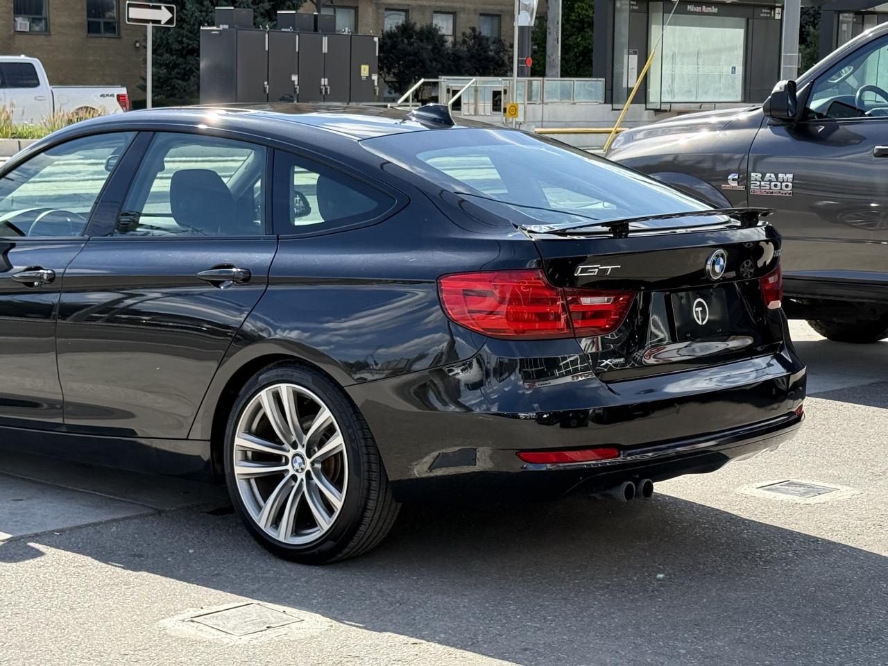 2016 BMW 3 Series 328i GT | PREMIUM | PANO | LOADED Photo