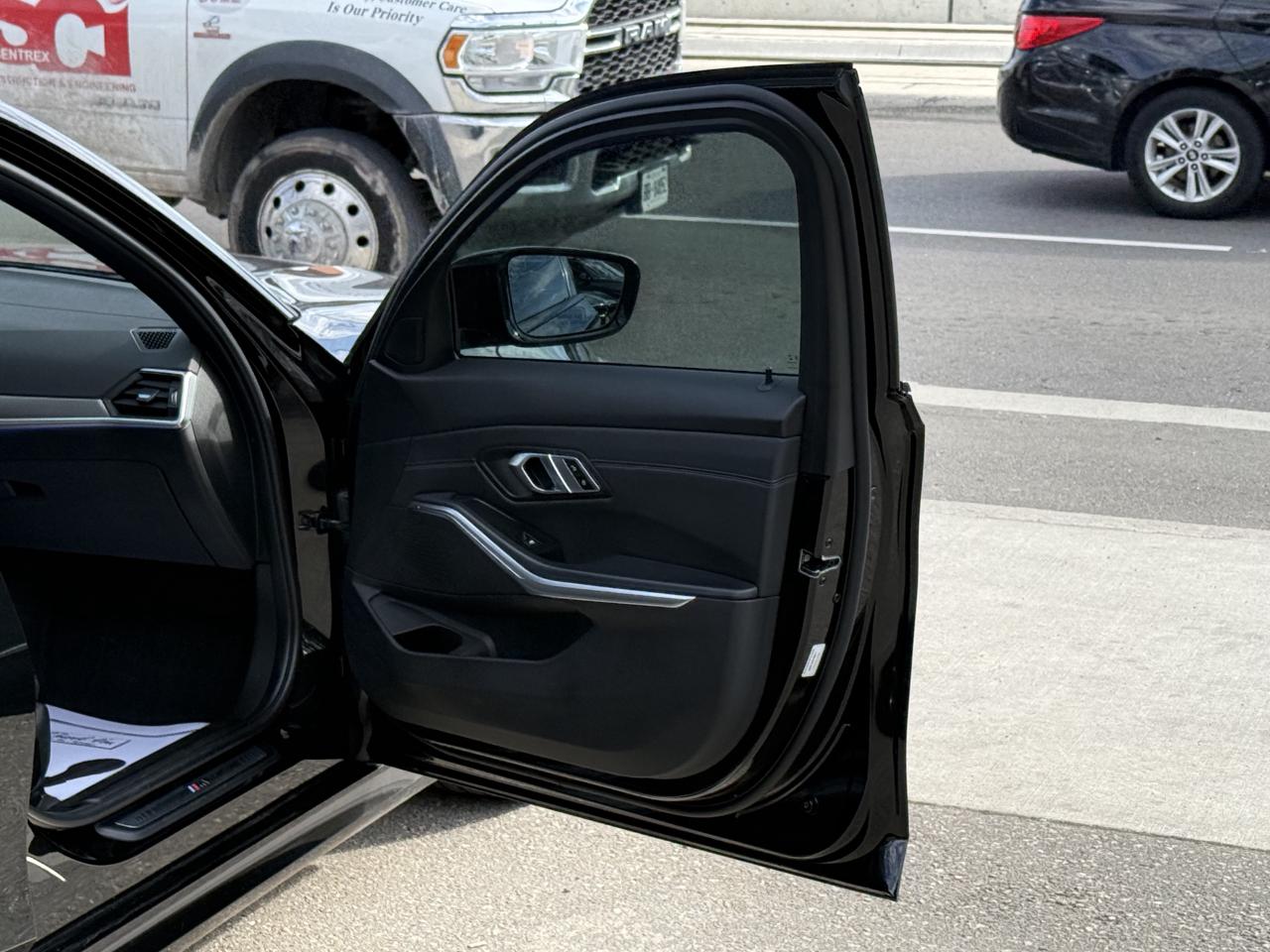 2019 BMW 3 Series 330i //M SPORT | PANO | HUD | 360 CAMERA | LOADED Photo