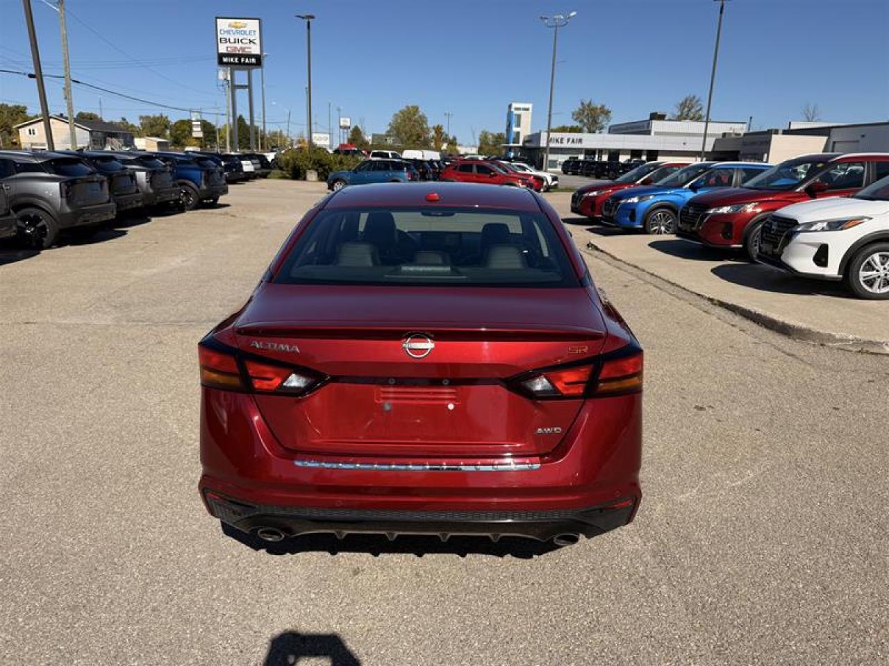 2023 Nissan Altima Sedan 2.5 SR CVT Photo