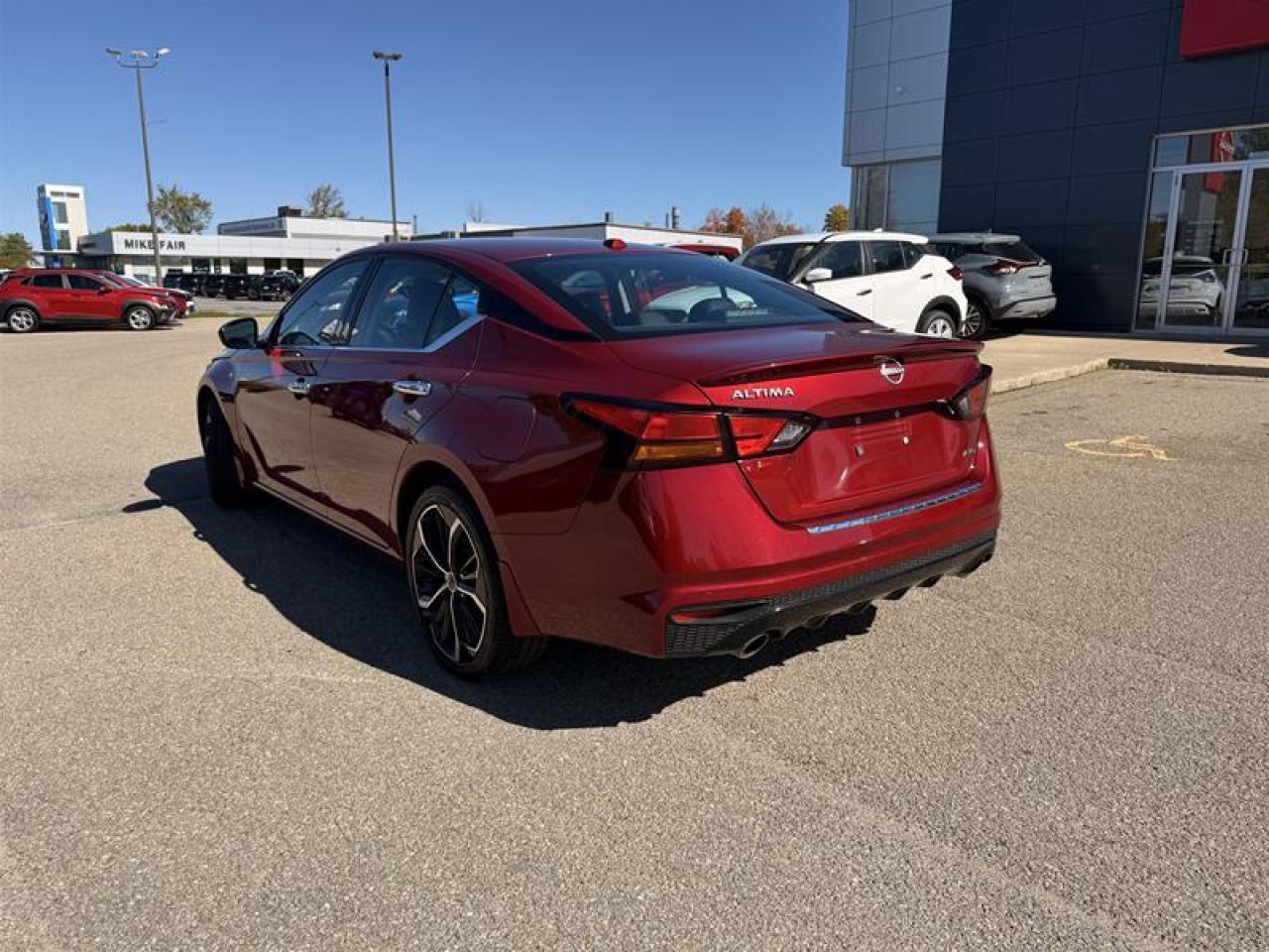 2023 Nissan Altima Sedan 2.5 SR CVT Photo