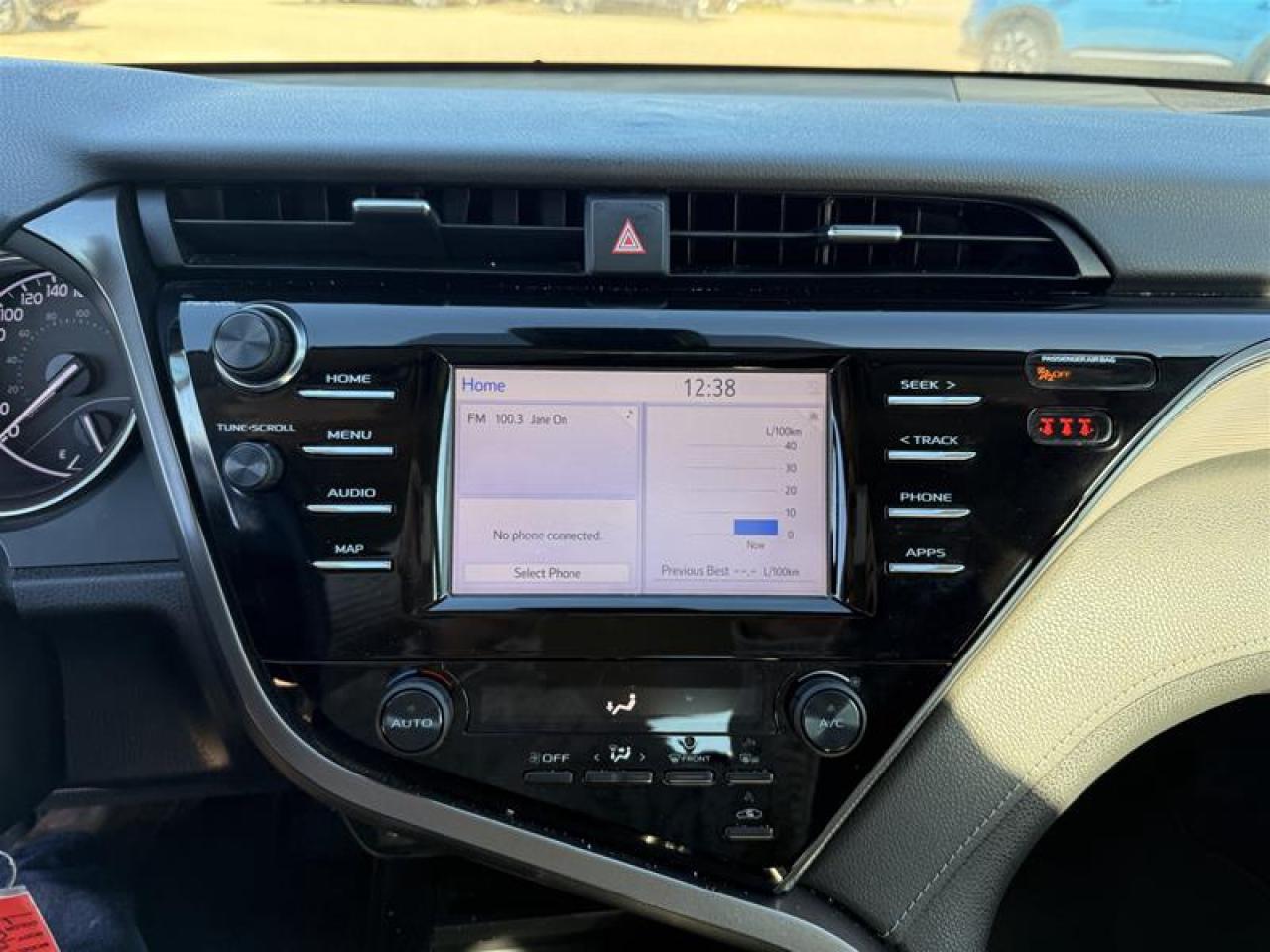 2020 Toyota Camry 4-Door Sedan SE 8A Photo