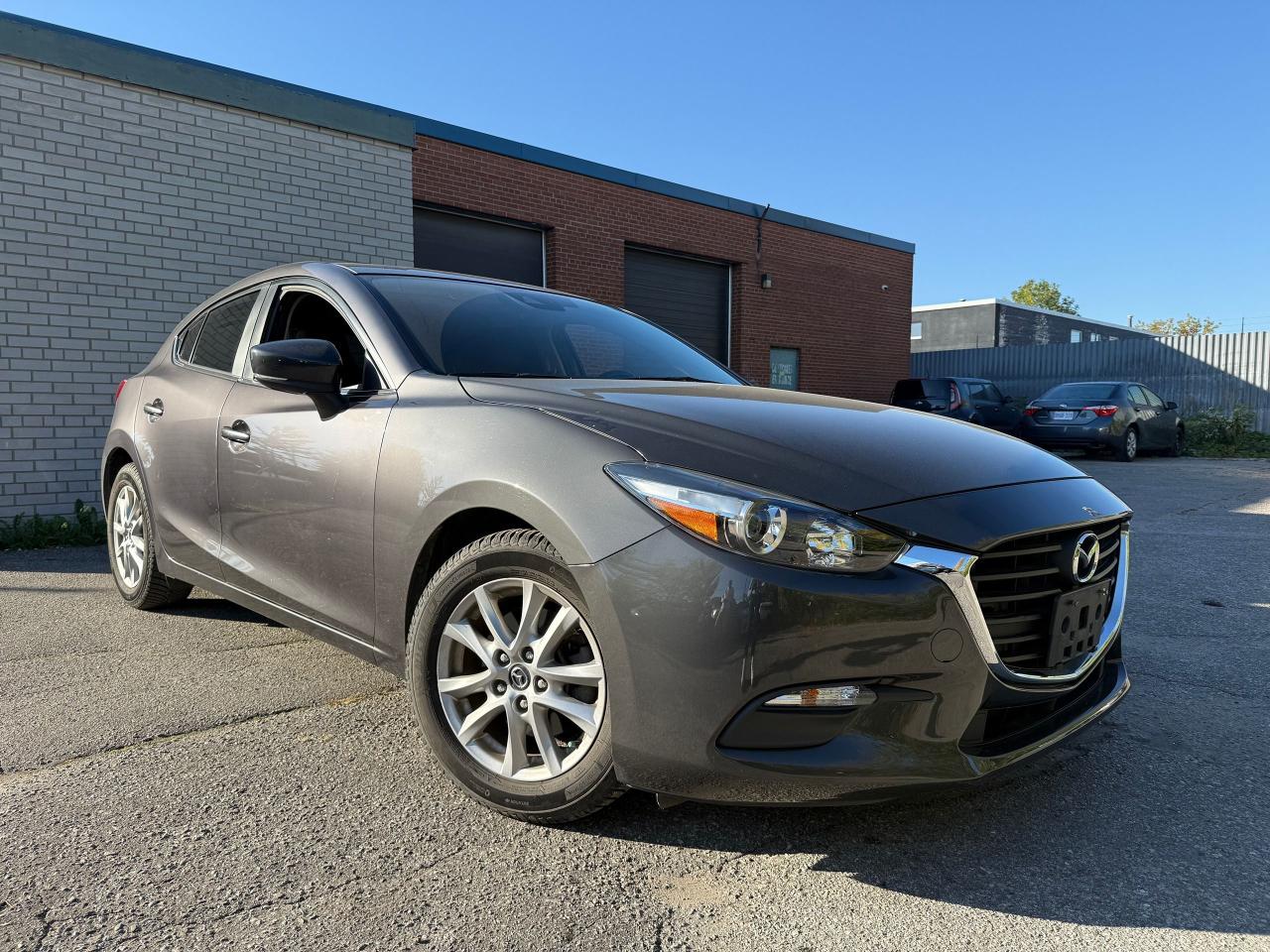 Used 2018 Mazda MAZDA3 Touring FWD *SAFETY INCL*LOW KMS*WARRANTY INCL* for sale in North York, ON