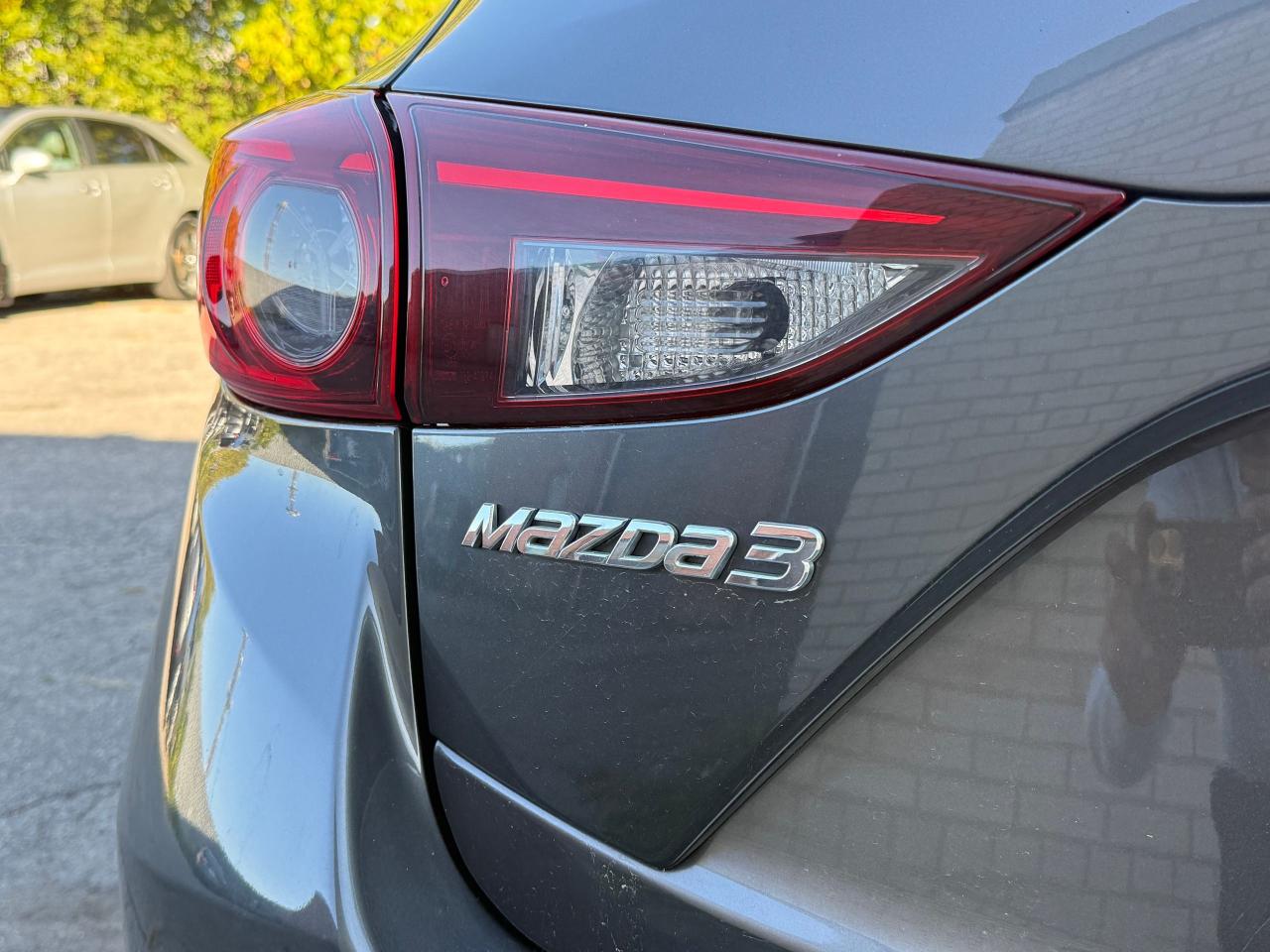 2018 Mazda MAZDA3 Touring FWD *SAFETY INCL*LOW KMS*WARRANTY INCL* - Photo #4