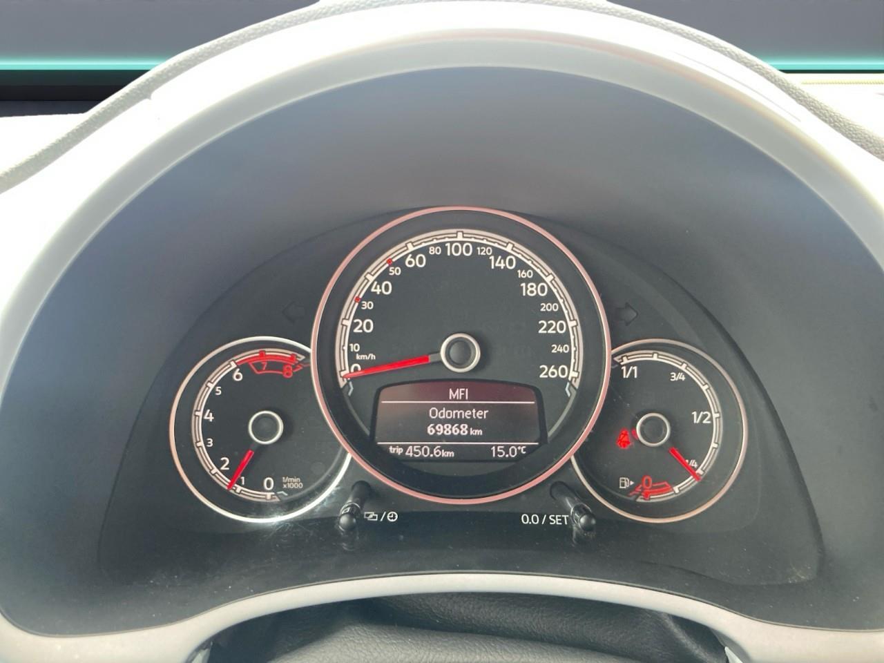 2018 Volkswagen Beetle 2.0 TSI Trendline Photo