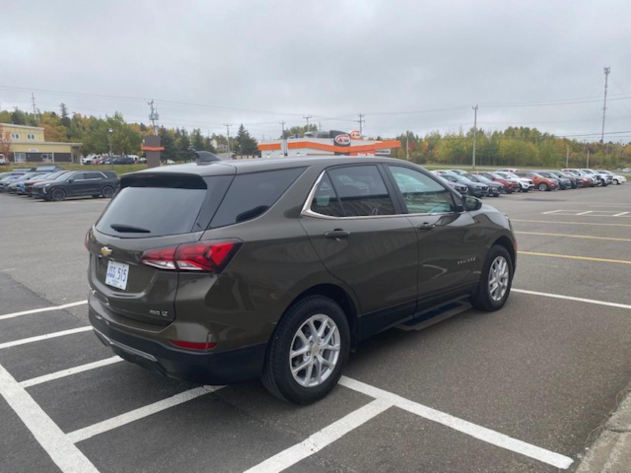 2023 Chevrolet Equinox AWD 4DR LT - Photo #5