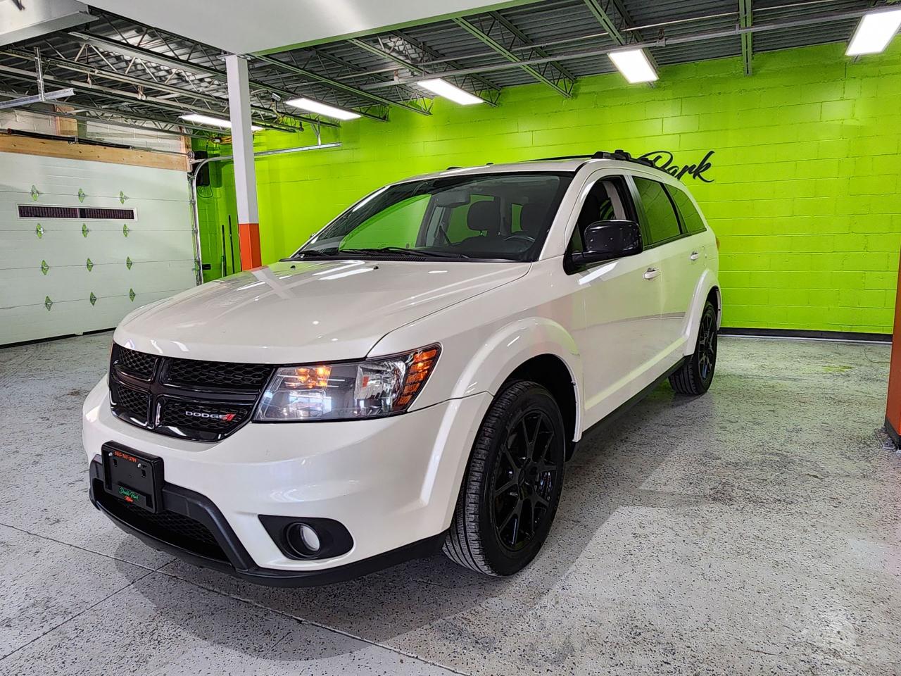 2017 Dodge Journey SXT Blacktop Package 7 Pass V6 - Photo #15