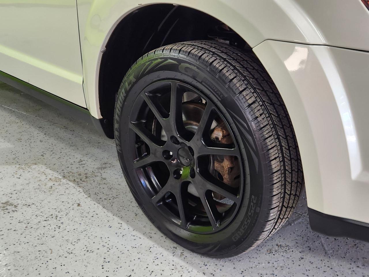 2017 Dodge Journey SXT Blacktop Package 7 Pass V6 - Photo #5