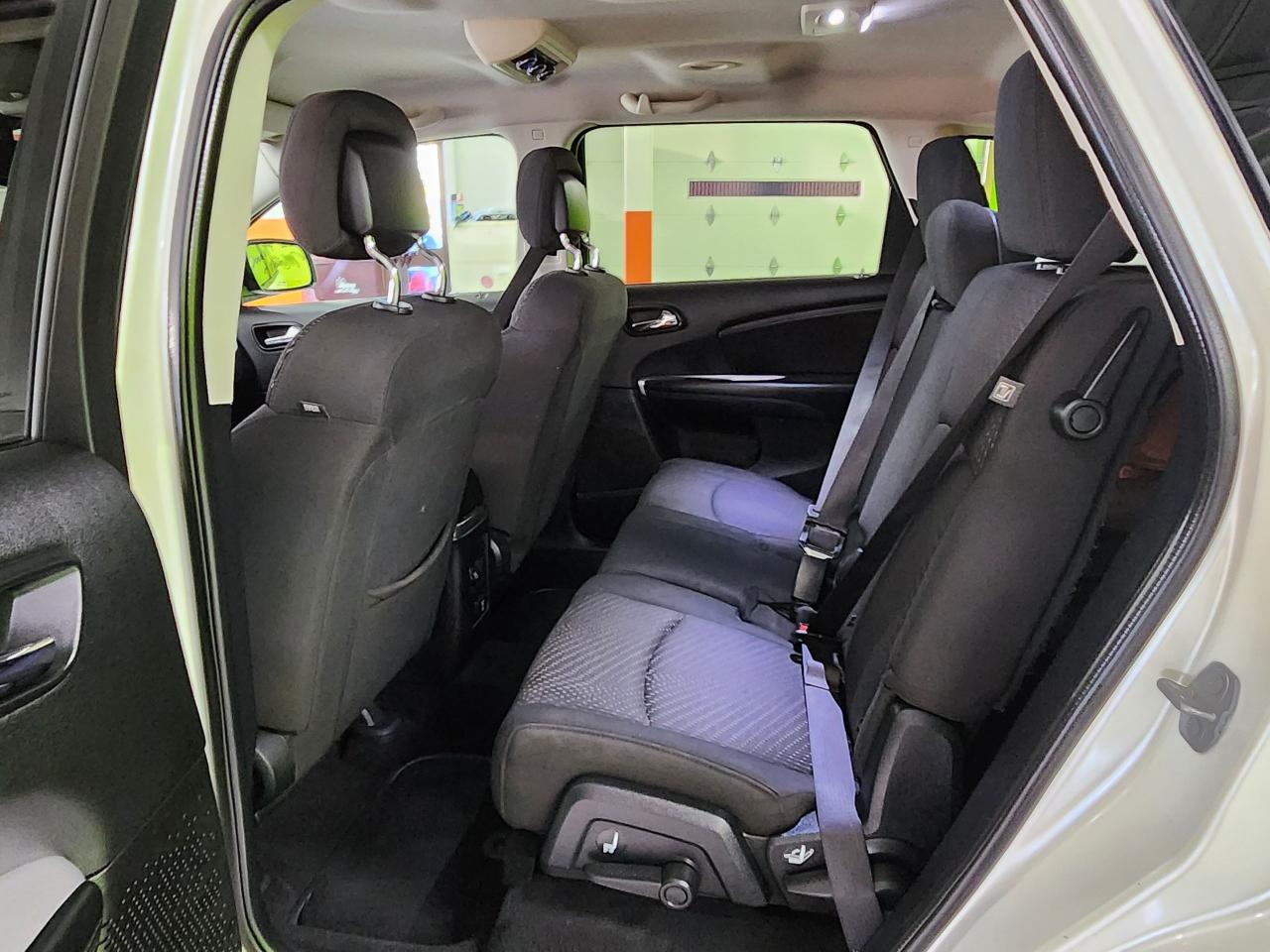 2017 Dodge Journey SXT Blacktop Package 7 Pass V6 - Photo #20