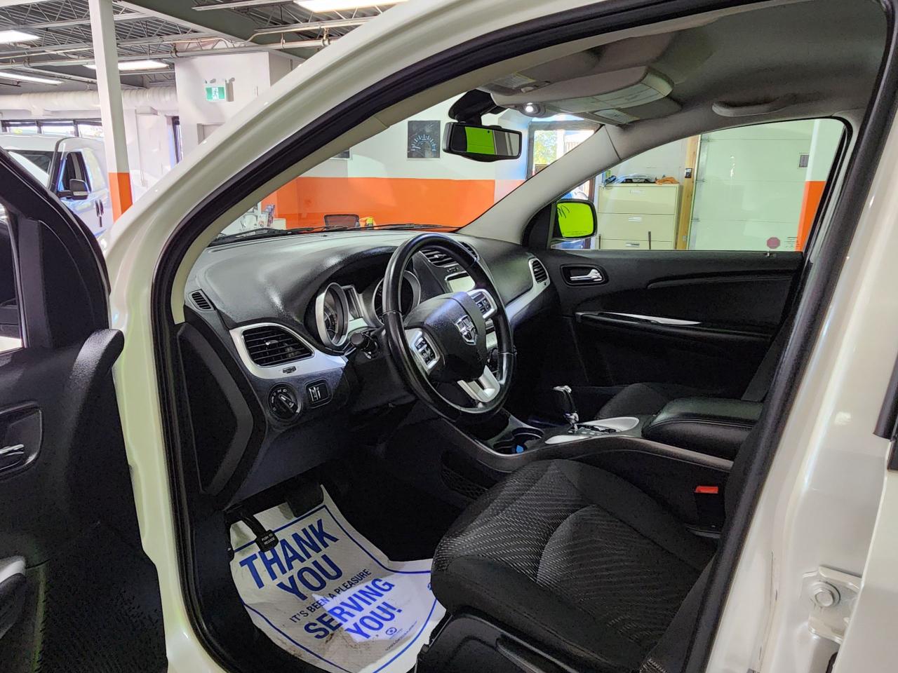 2017 Dodge Journey SXT Blacktop Package 7 Pass V6 - Photo #22