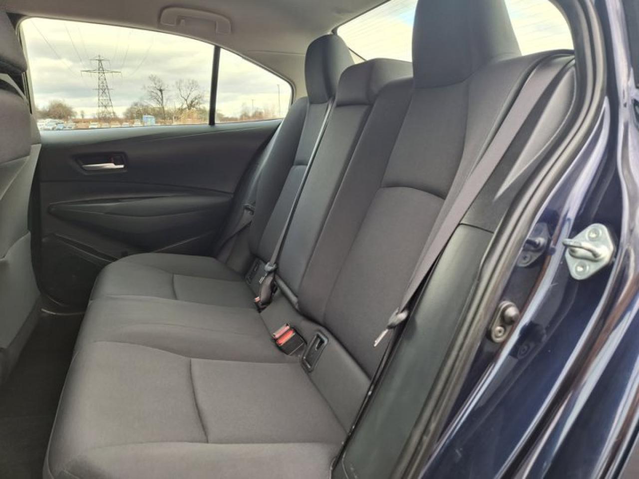 2021 Toyota Corolla Hybrid LE | Heated Seats | Adaptative Cruise | Bluetooth | CarPlay | Reverse Cam | and More ! Photo