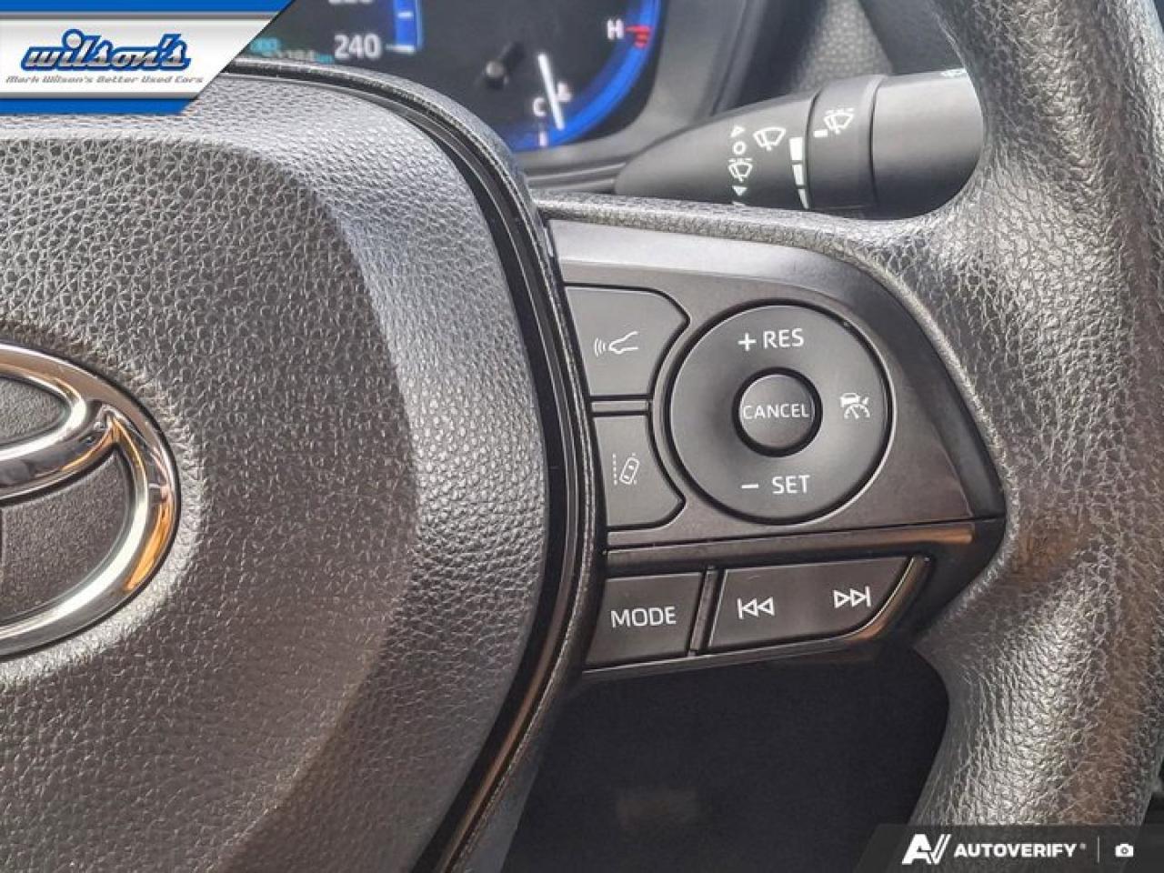 2021 Toyota Corolla Hybrid LE | Heated Seats | Adaptative Cruise | Bluetooth | CarPlay | Reverse Cam | and More ! Photo